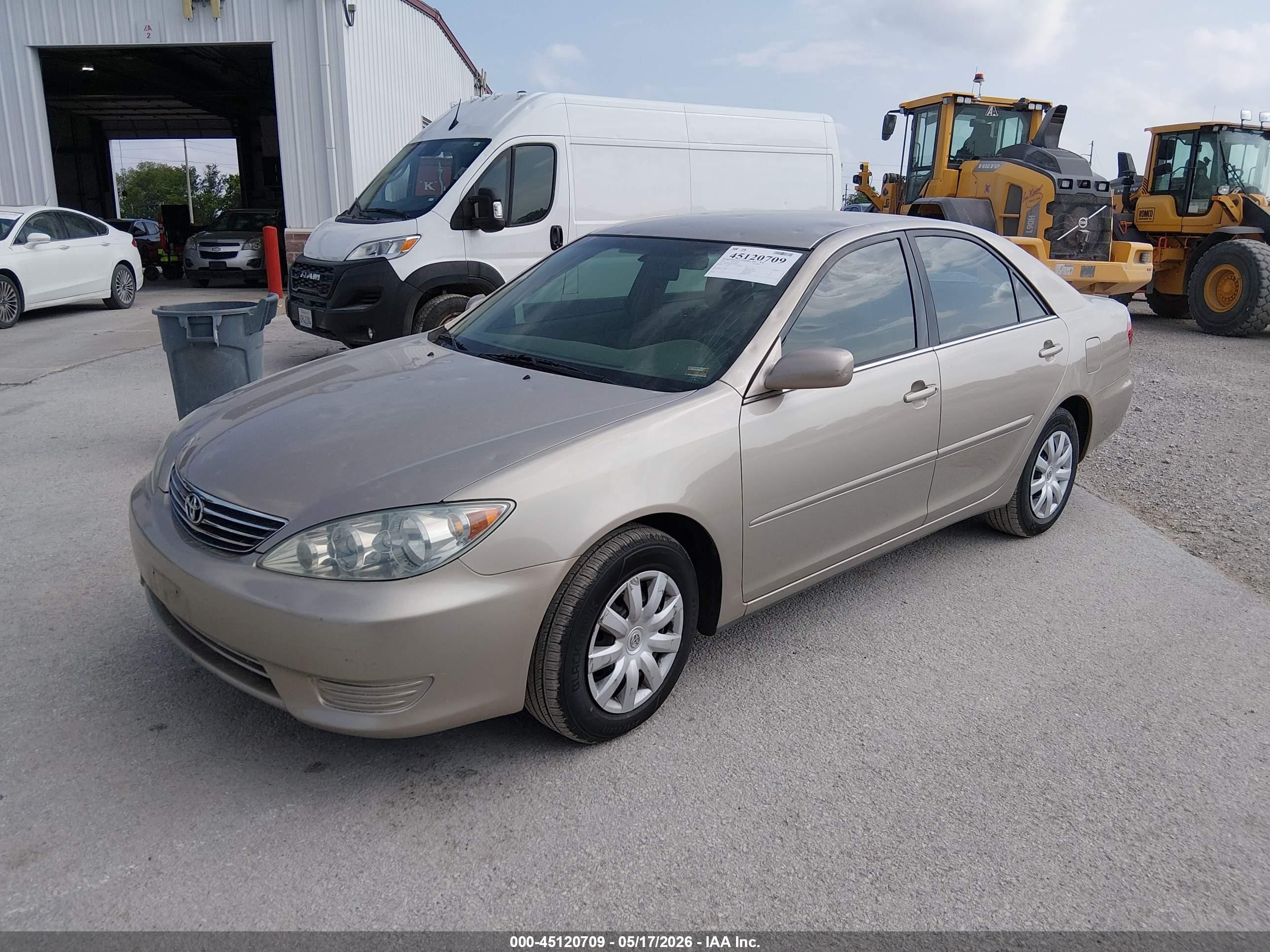 2005 Toyota Camry Le Желто-коричневый vin: 4T1BE32KX5U990421