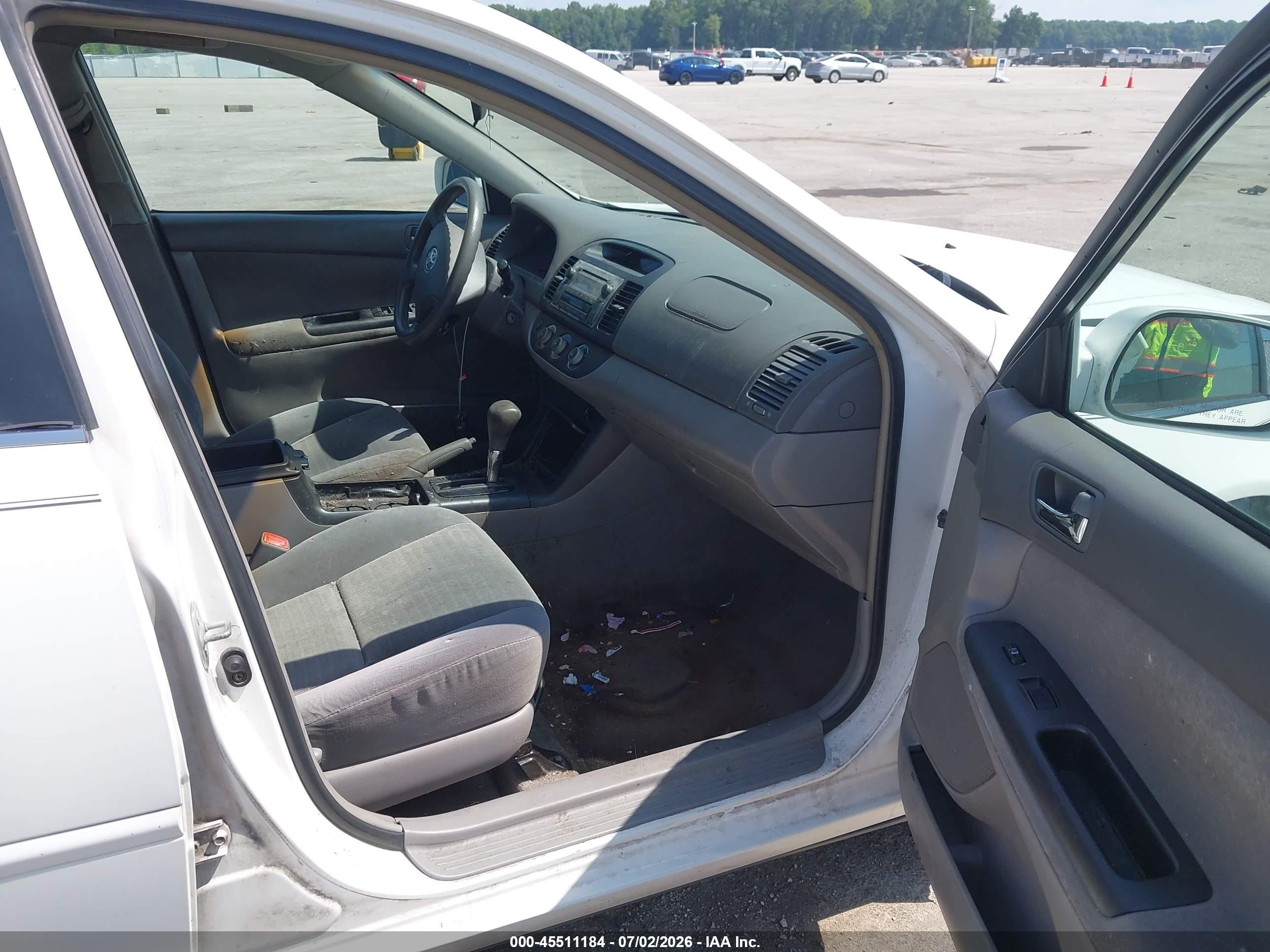 2006 Toyota Camry Le White vin: 4T1BE32KX6U666094