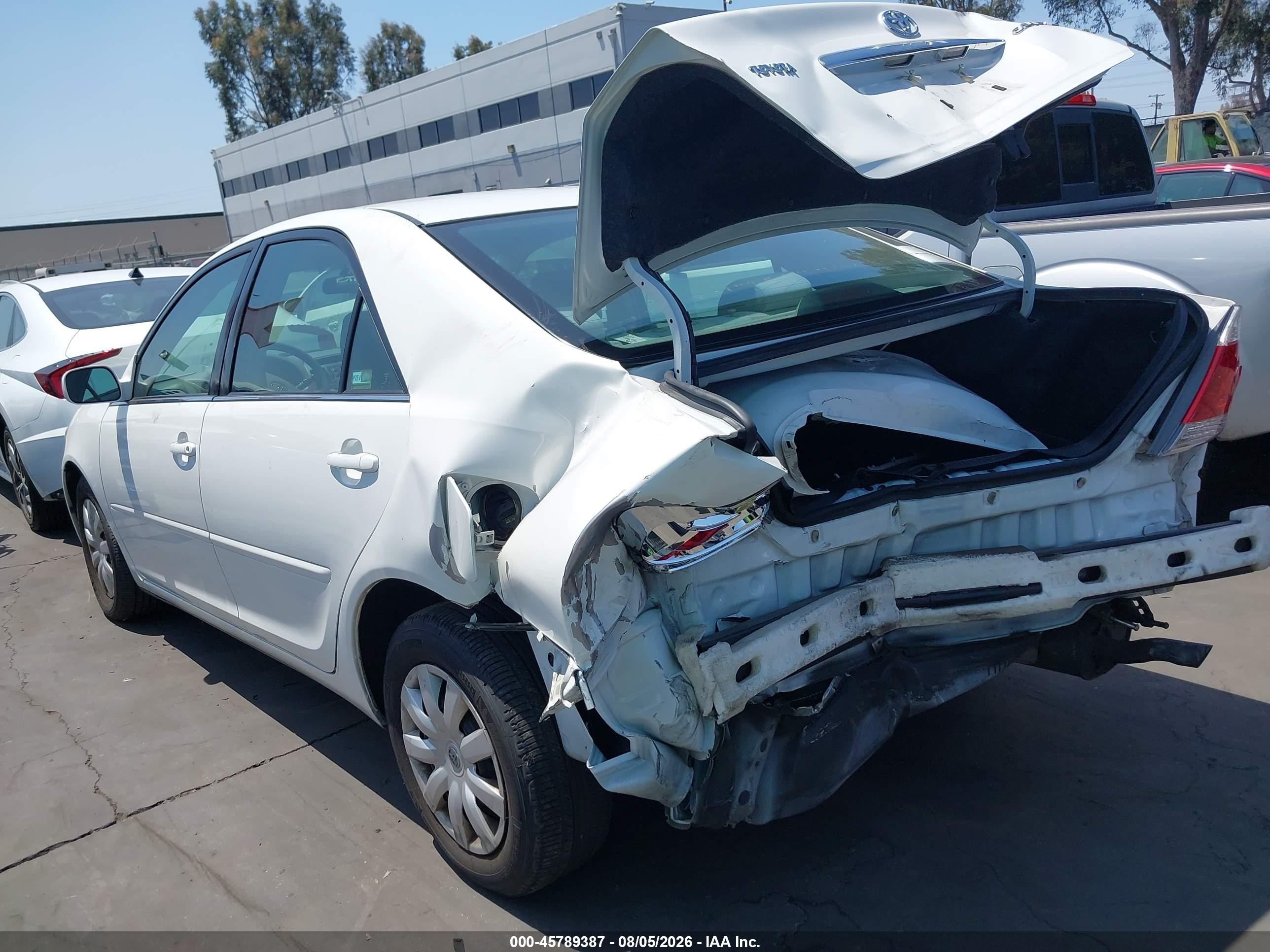 2006 Toyota Camry Le White vin: 4T1BE32KX6U674860