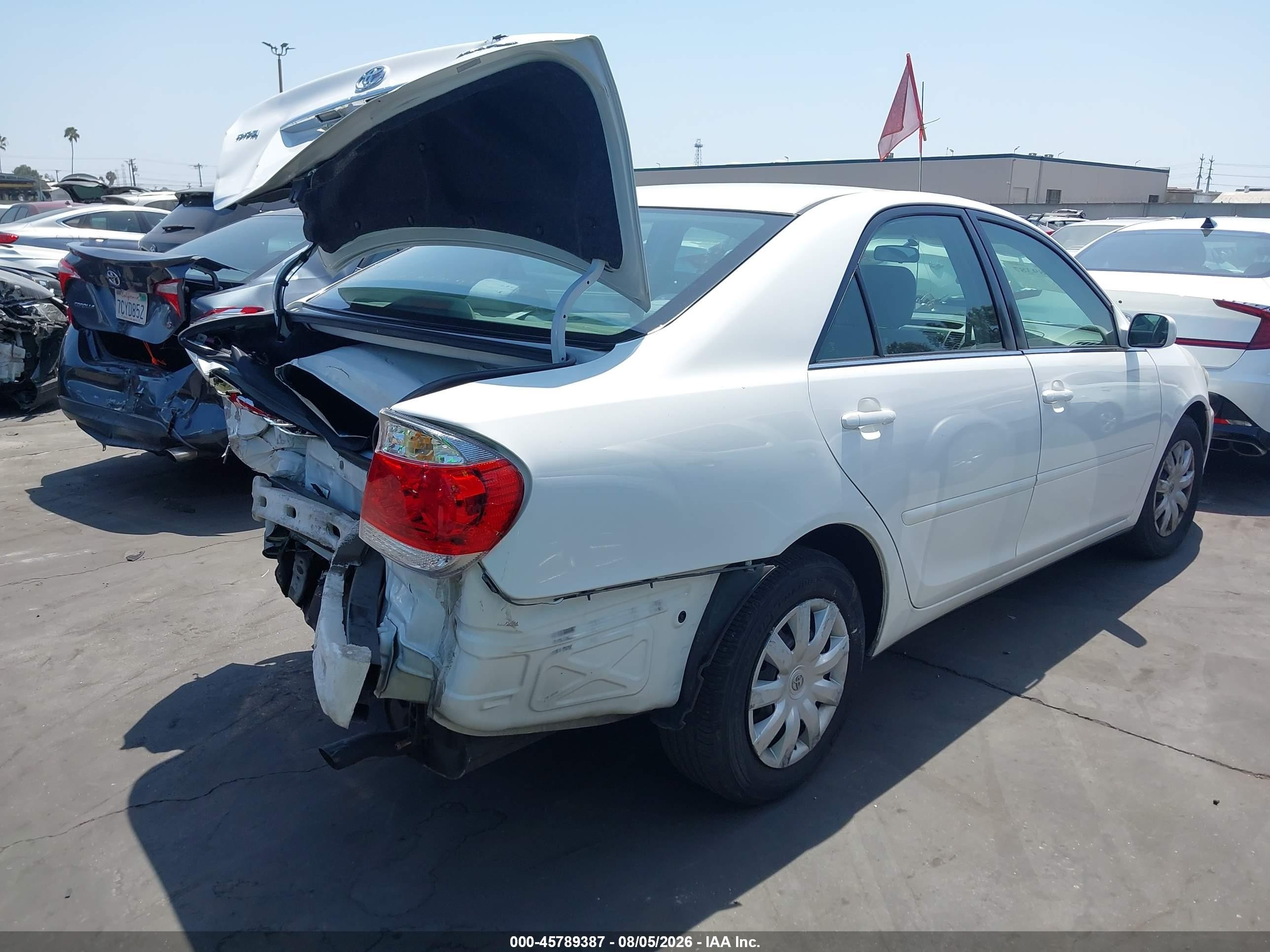 2006 Toyota Camry Le White vin: 4T1BE32KX6U674860