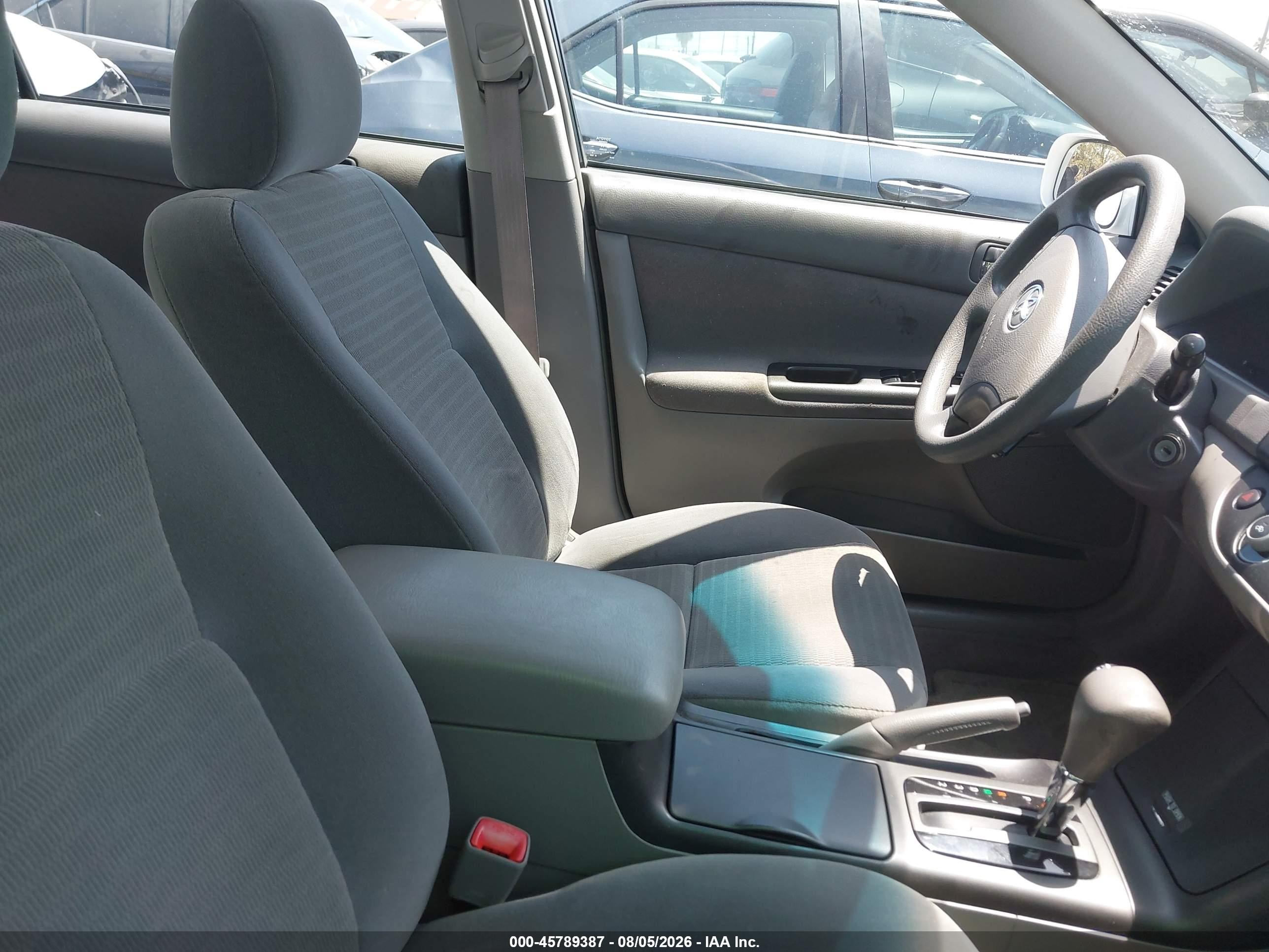 2006 Toyota Camry Le White vin: 4T1BE32KX6U674860