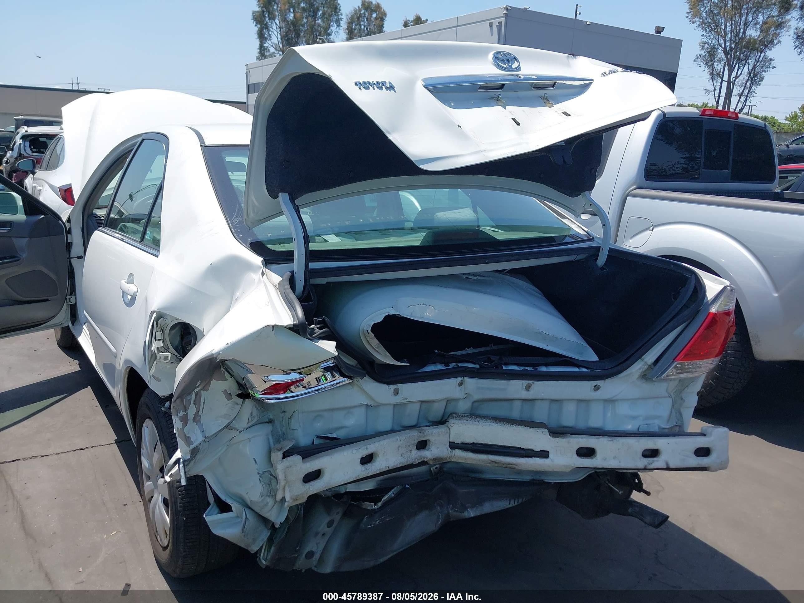 2006 Toyota Camry Le White vin: 4T1BE32KX6U674860