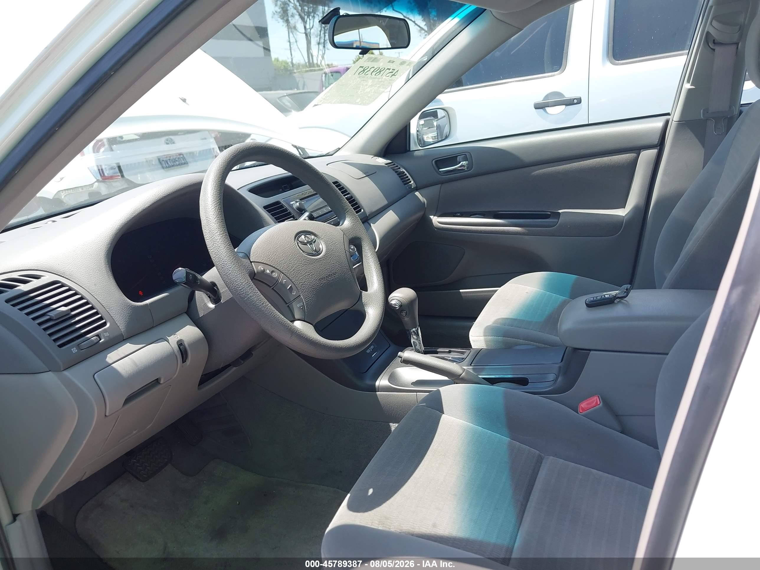 2006 Toyota Camry Le White vin: 4T1BE32KX6U674860