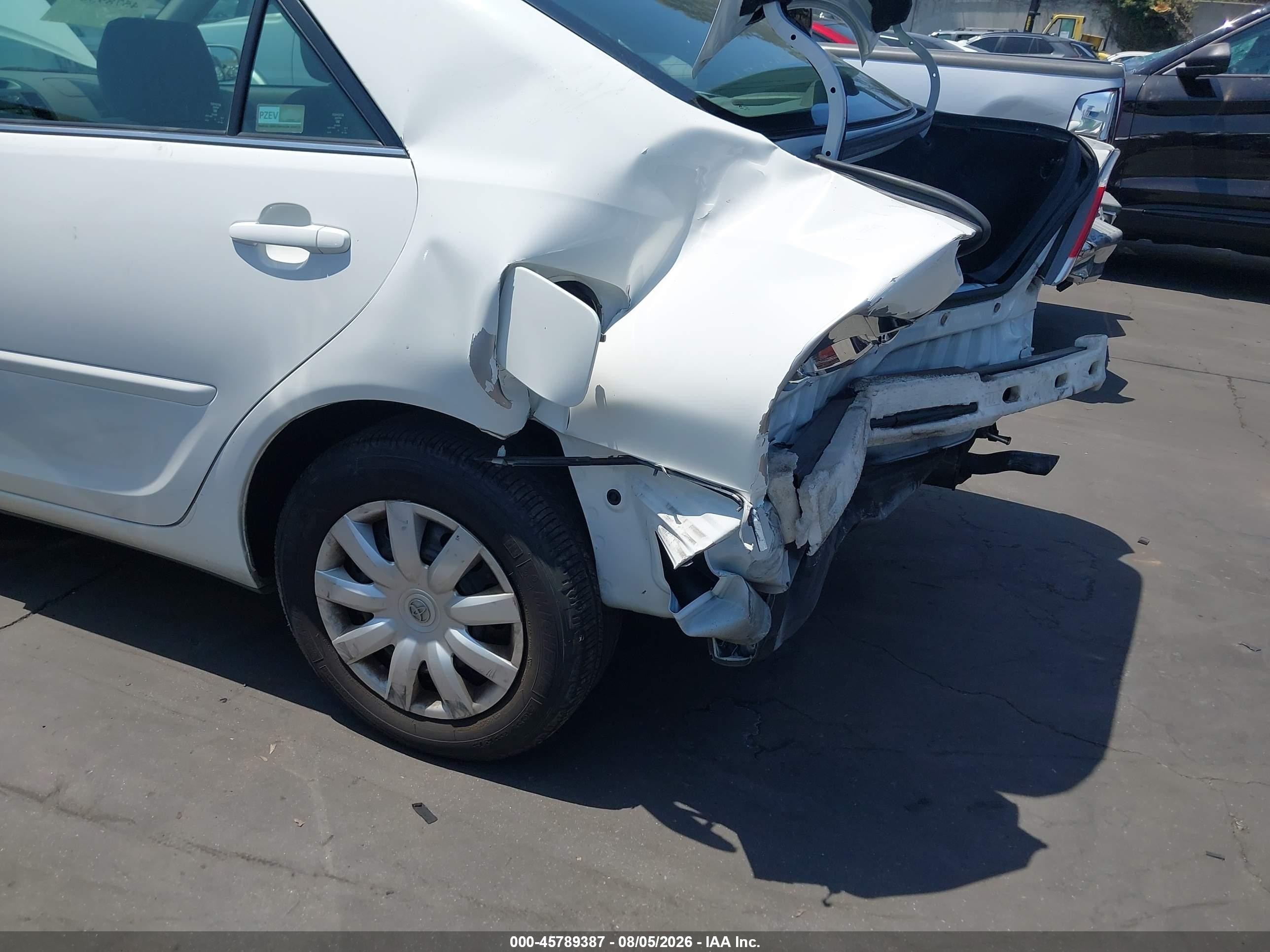 2006 Toyota Camry Le White vin: 4T1BE32KX6U674860