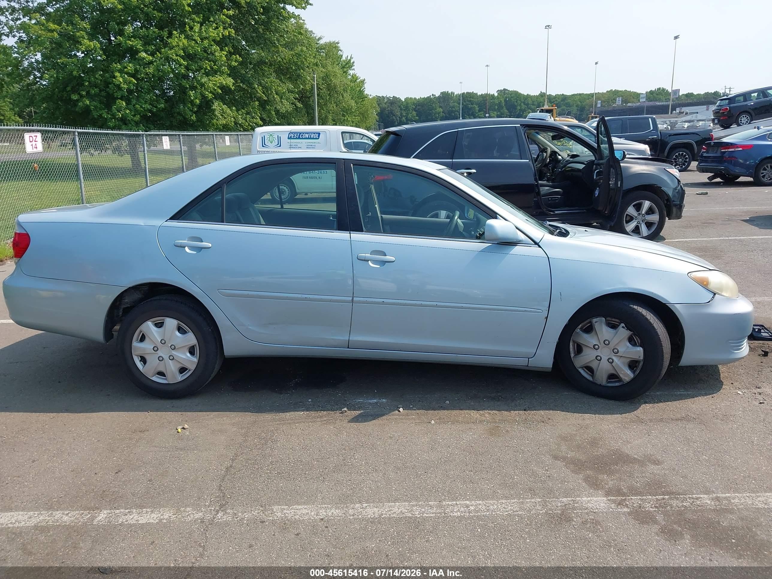 2006 Toyota Camry Le Gray vin: 4T1BE32KX6U687978