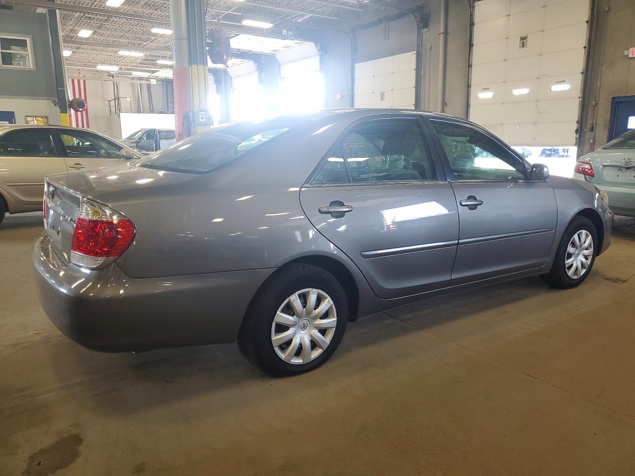 2006 Toyota Camry Le Gray vin: 4T1BE32KX6U707727