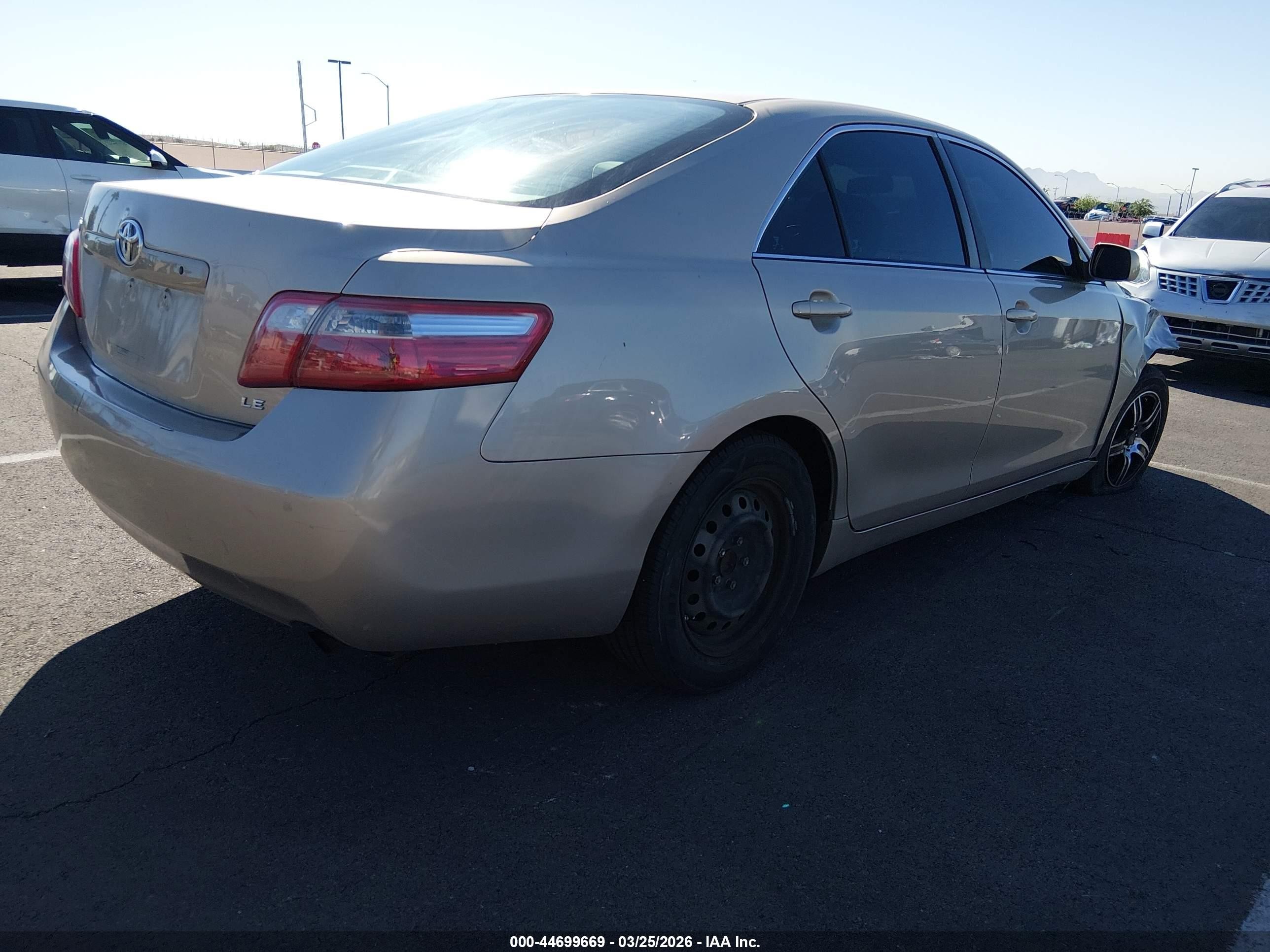 2007 Toyota Camry Le Gold vin: 4T1BE46K07U025201