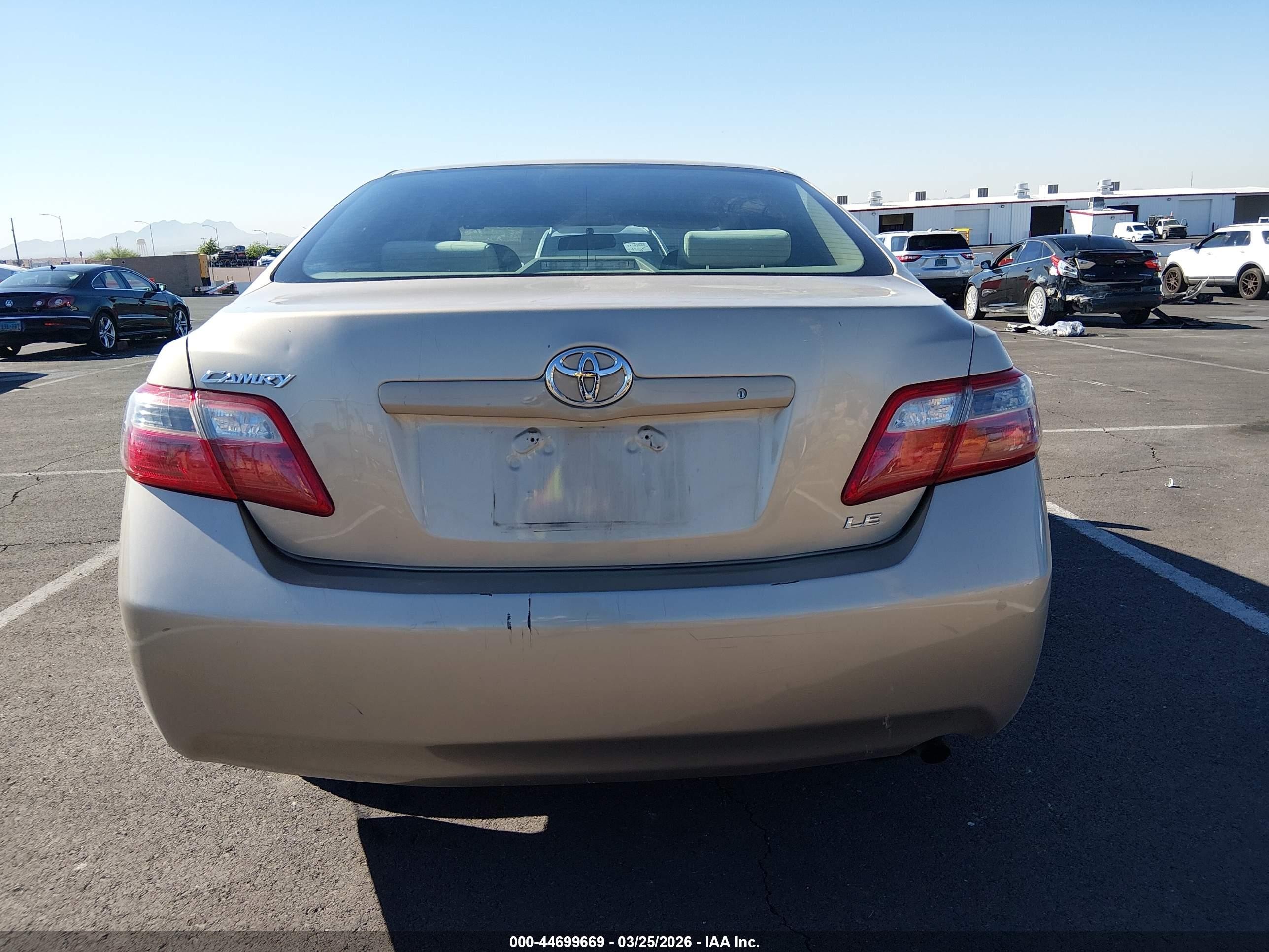 2007 Toyota Camry Le Gold vin: 4T1BE46K07U025201