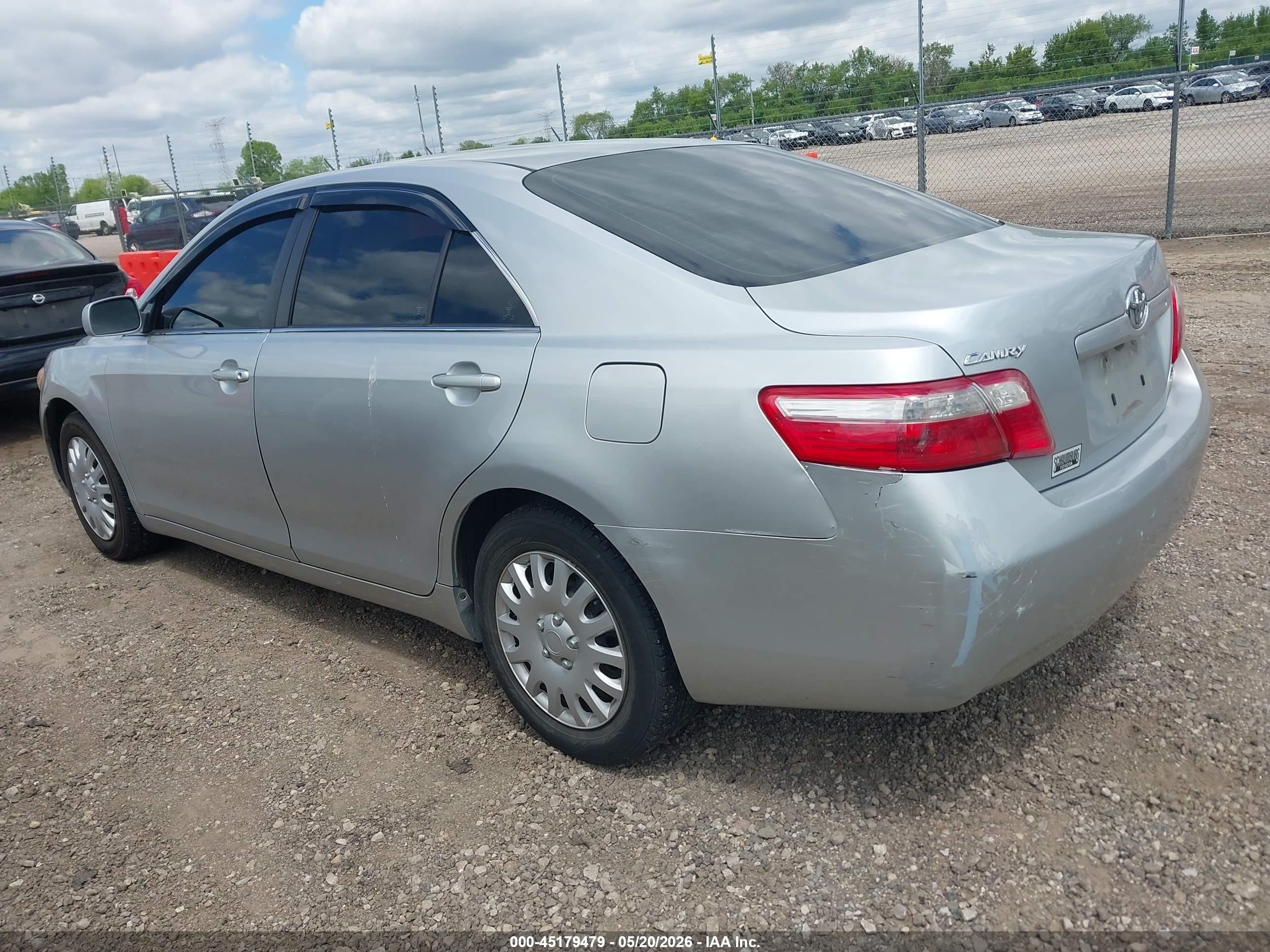 2007 Toyota Camry Le Silver vin: 4T1BE46K07U040023