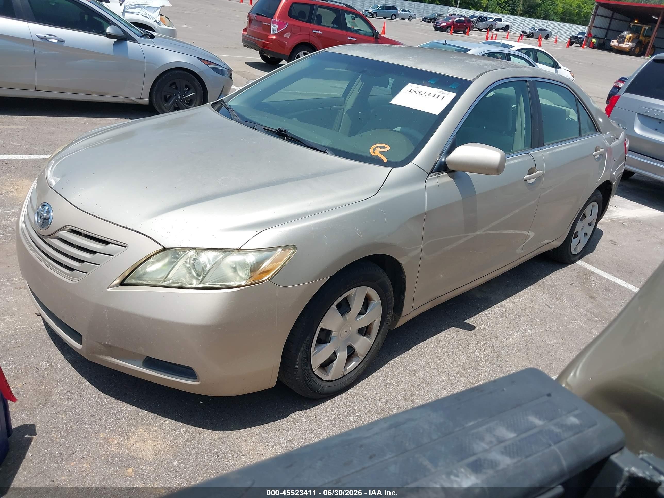 2007 Toyota Camry Le Gold vin: 4T1BE46K07U070803