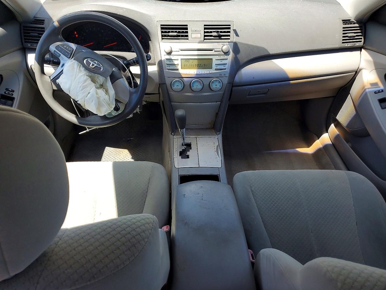 2007 Toyota Camry Le Silver vin: 4T1BE46K07U071952