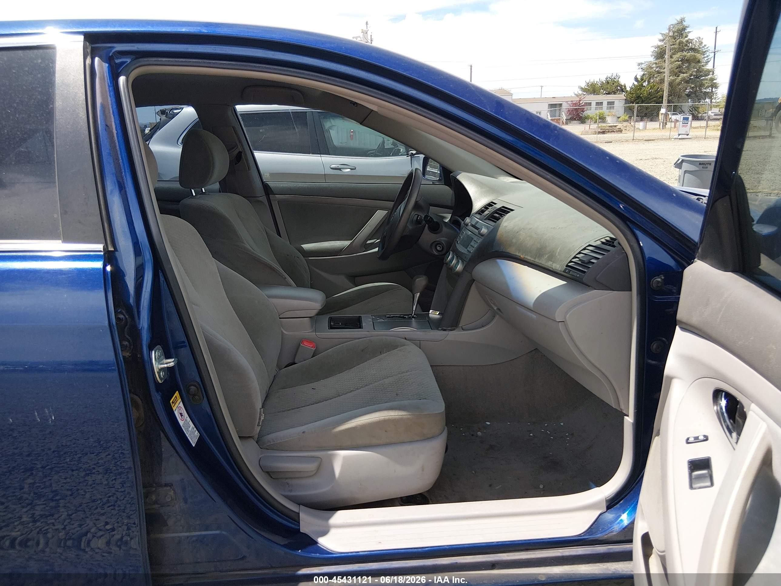 2007 Toyota Camry Le Blue vin: 4T1BE46K07U099430