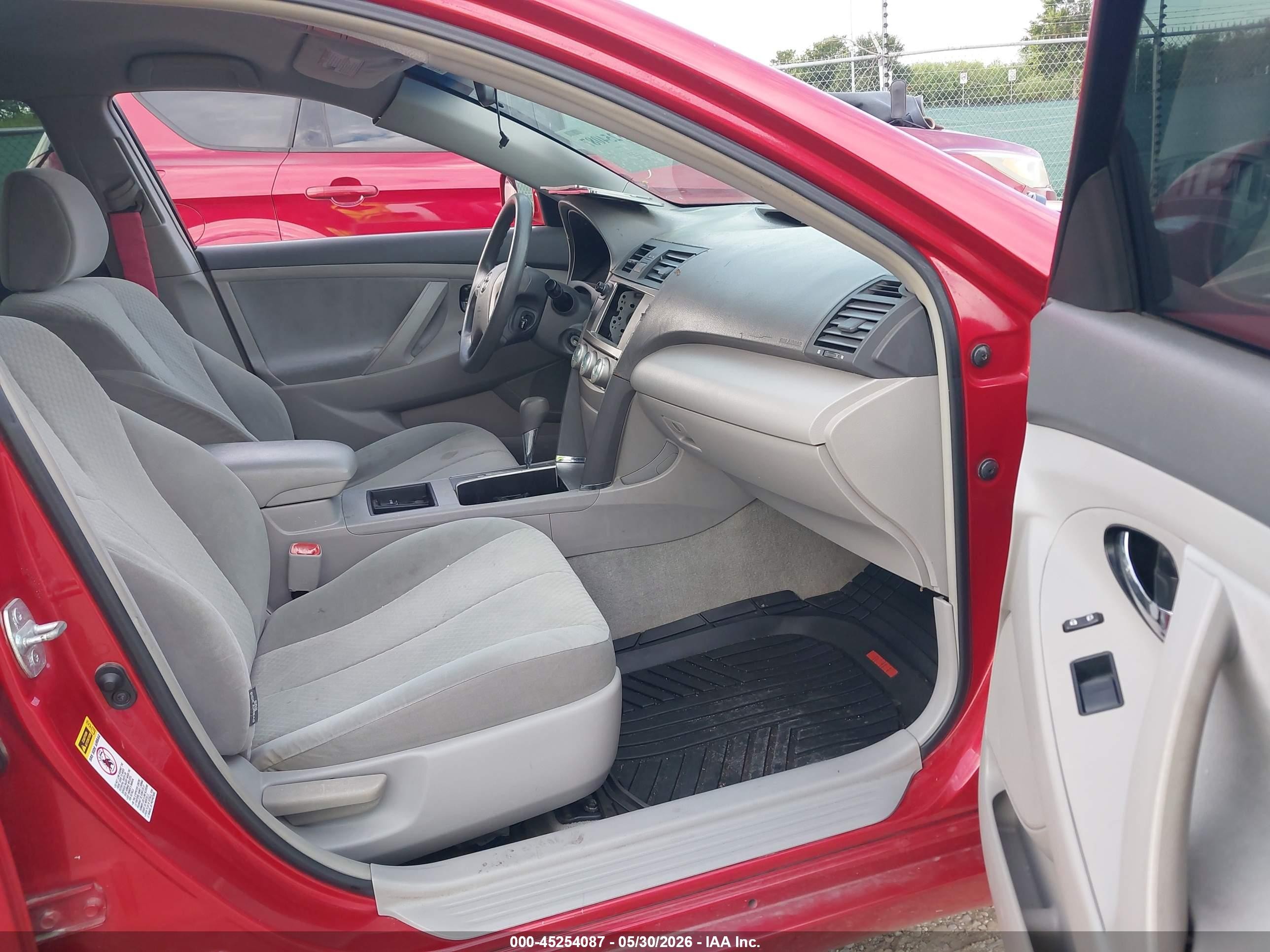 2007 Toyota Camry Le Red vin: 4T1BE46K07U140834