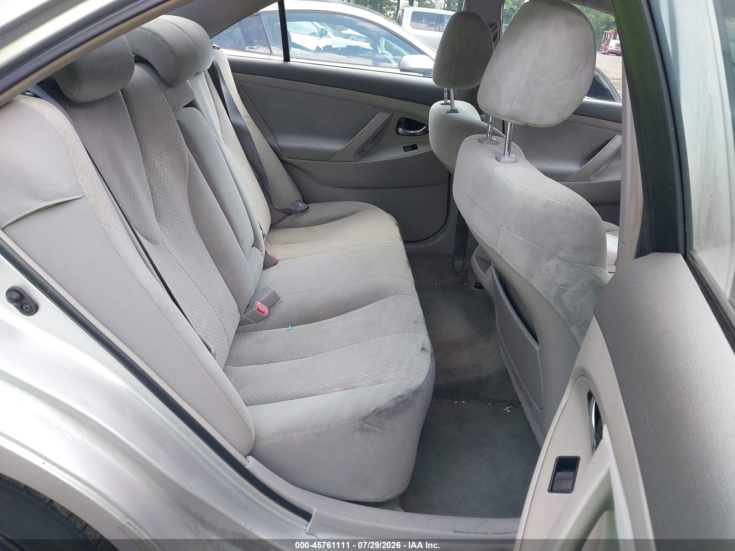 2007 Toyota Camry Le Silver vin: 4T1BE46K07U180895