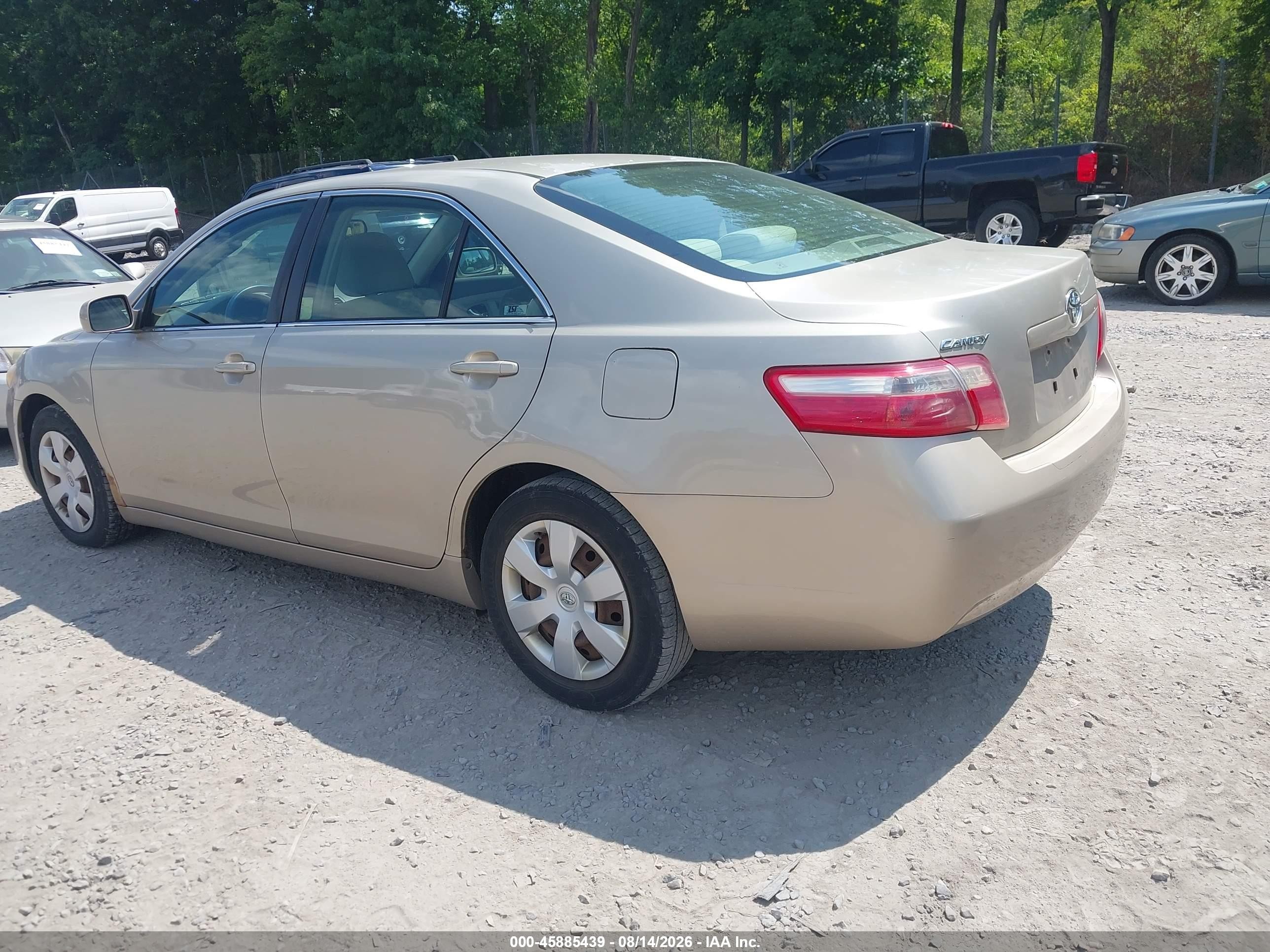 2007 Toyota Camry Le Gold vin: 4T1BE46K07U510812