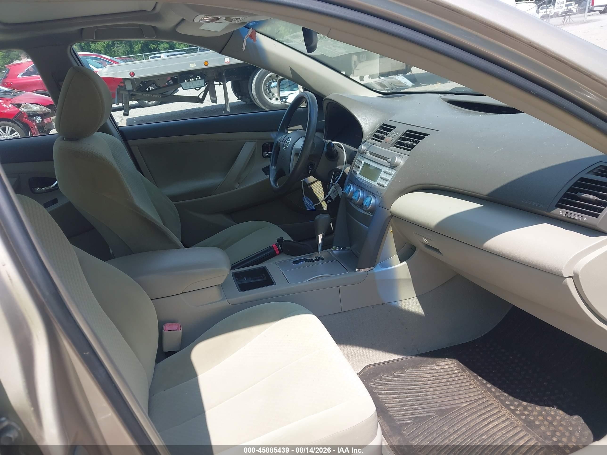 2007 Toyota Camry Le Gold vin: 4T1BE46K07U510812