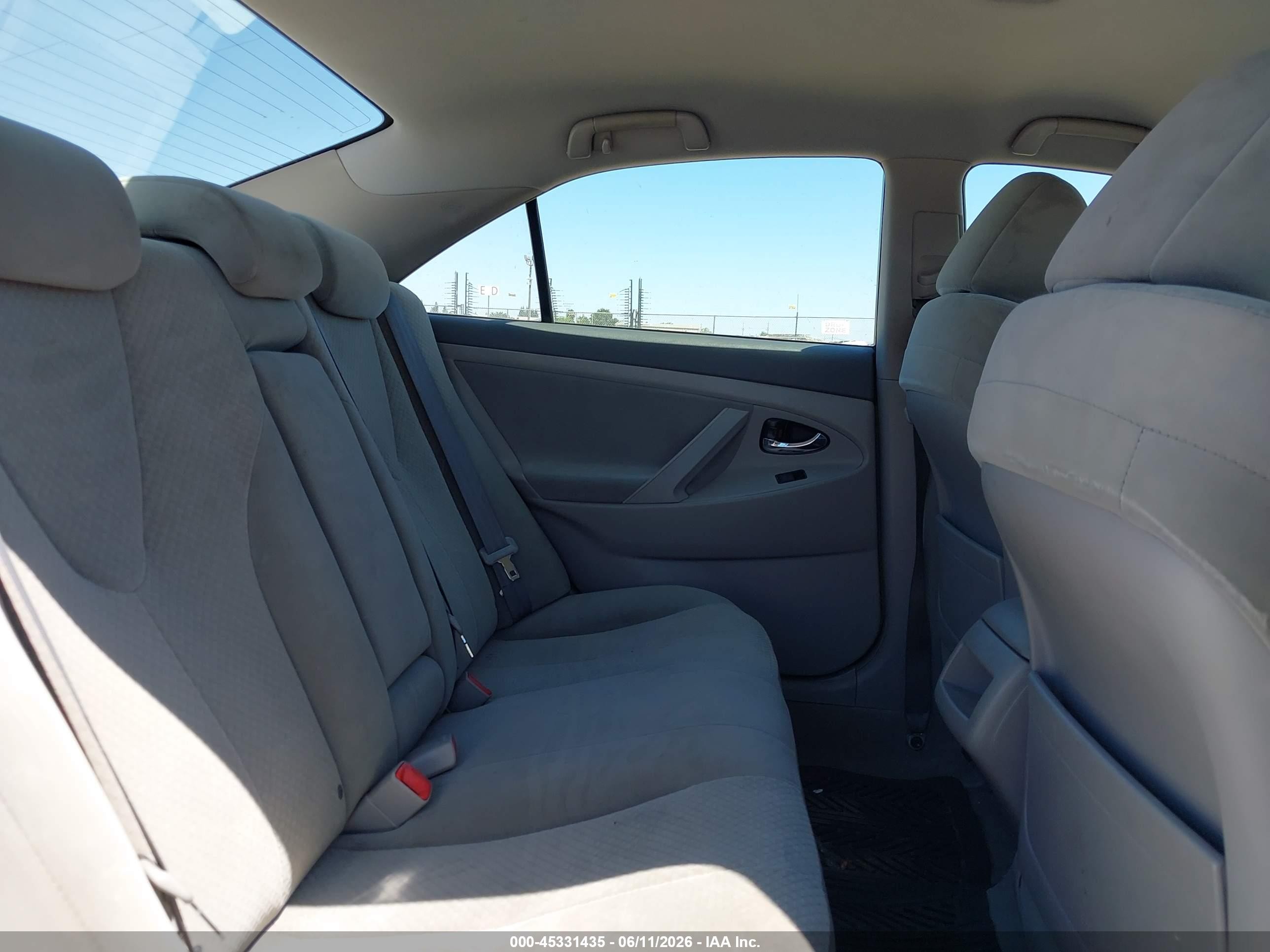 2007 Toyota Camry Le Серебряный vin: 4T1BE46K07U600610