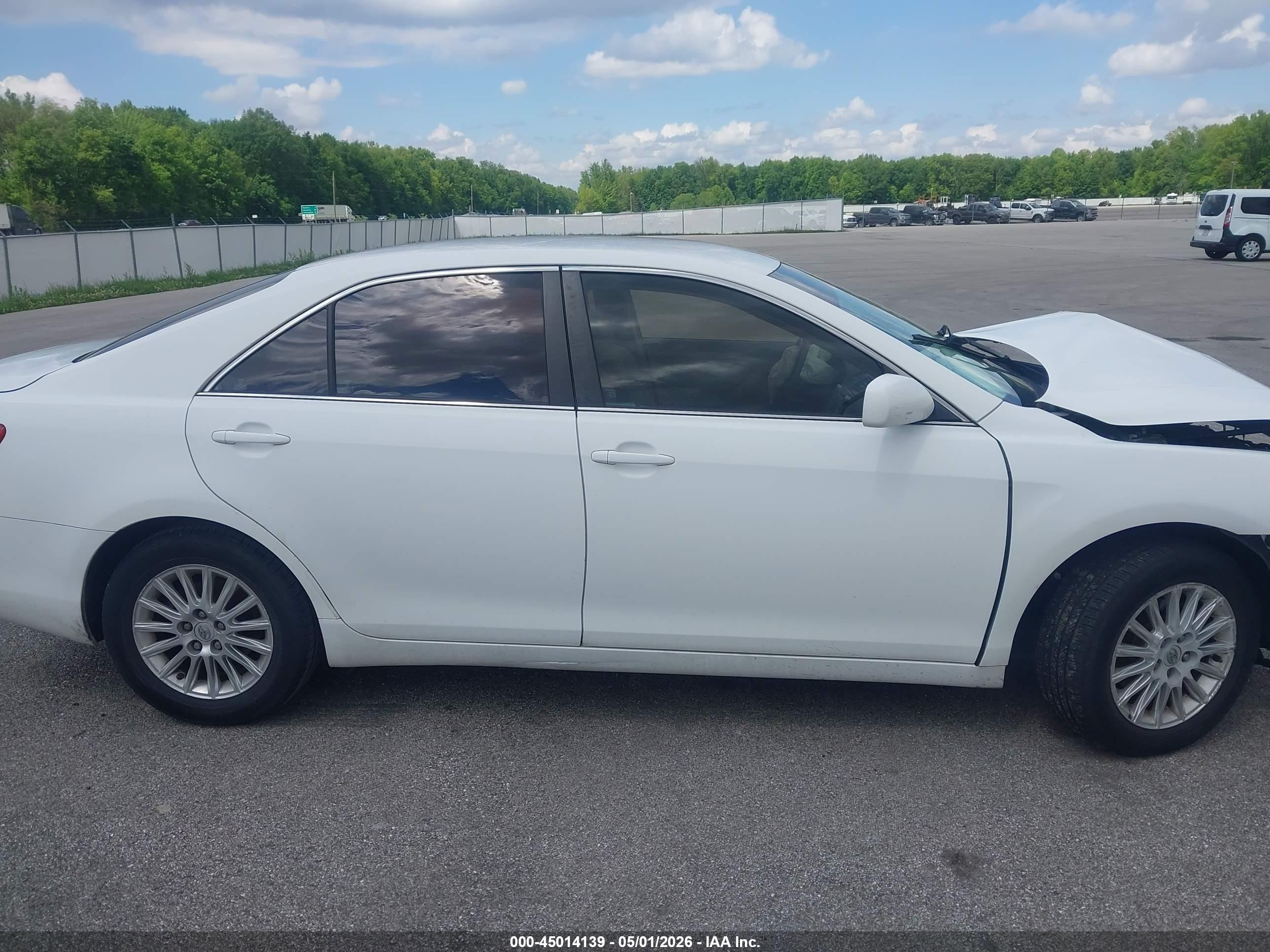 2007 Toyota Camry Le White vin: 4T1BE46K07U612997