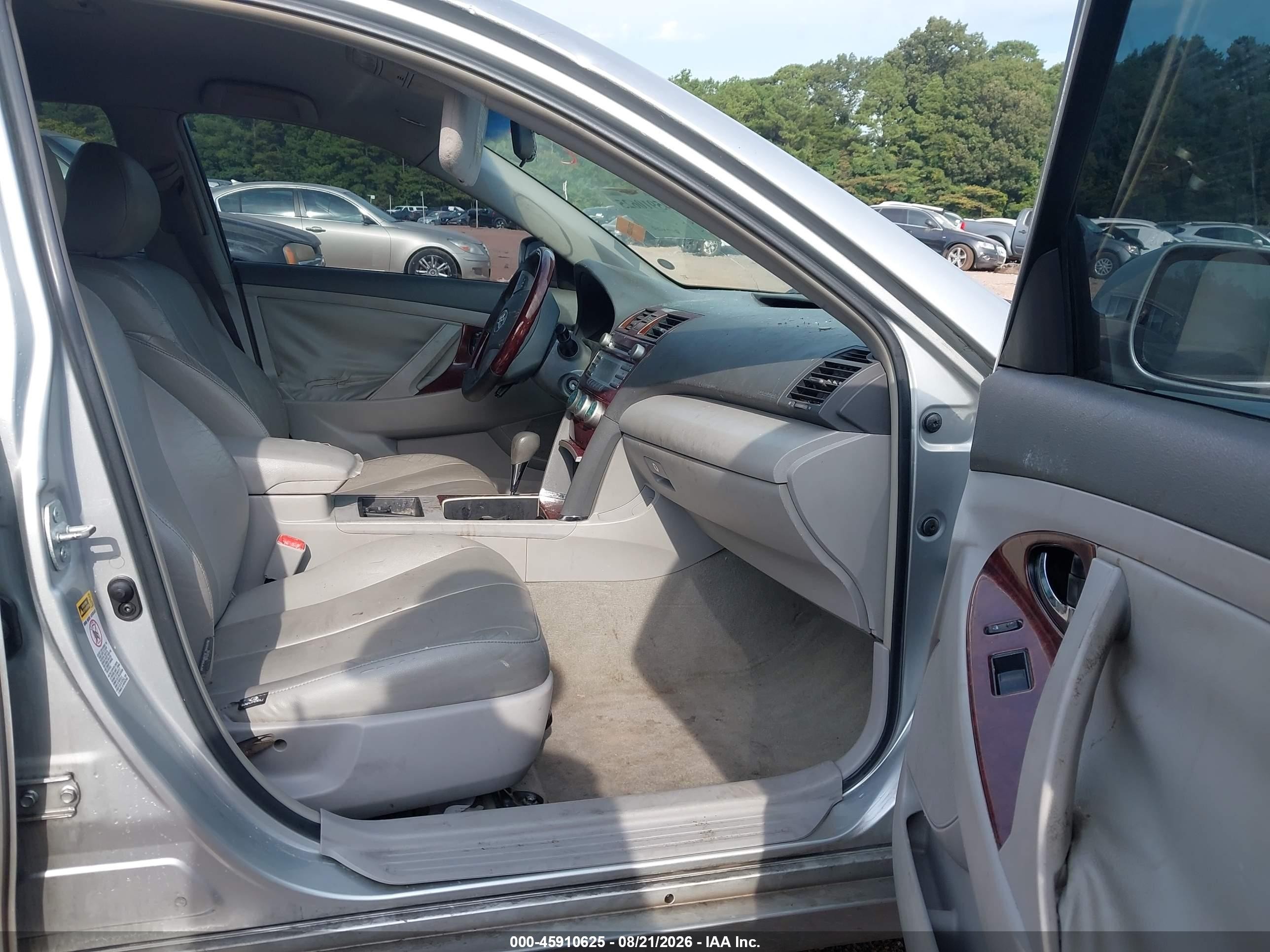 2007 Toyota Camry Le Silver vin: 4T1BE46K07U618895