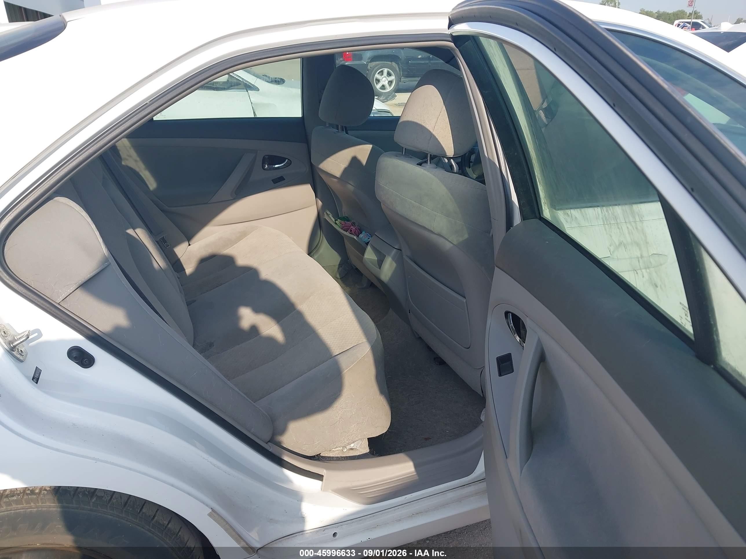 2007 Toyota Camry Le White vin: 4T1BE46K07U632635
