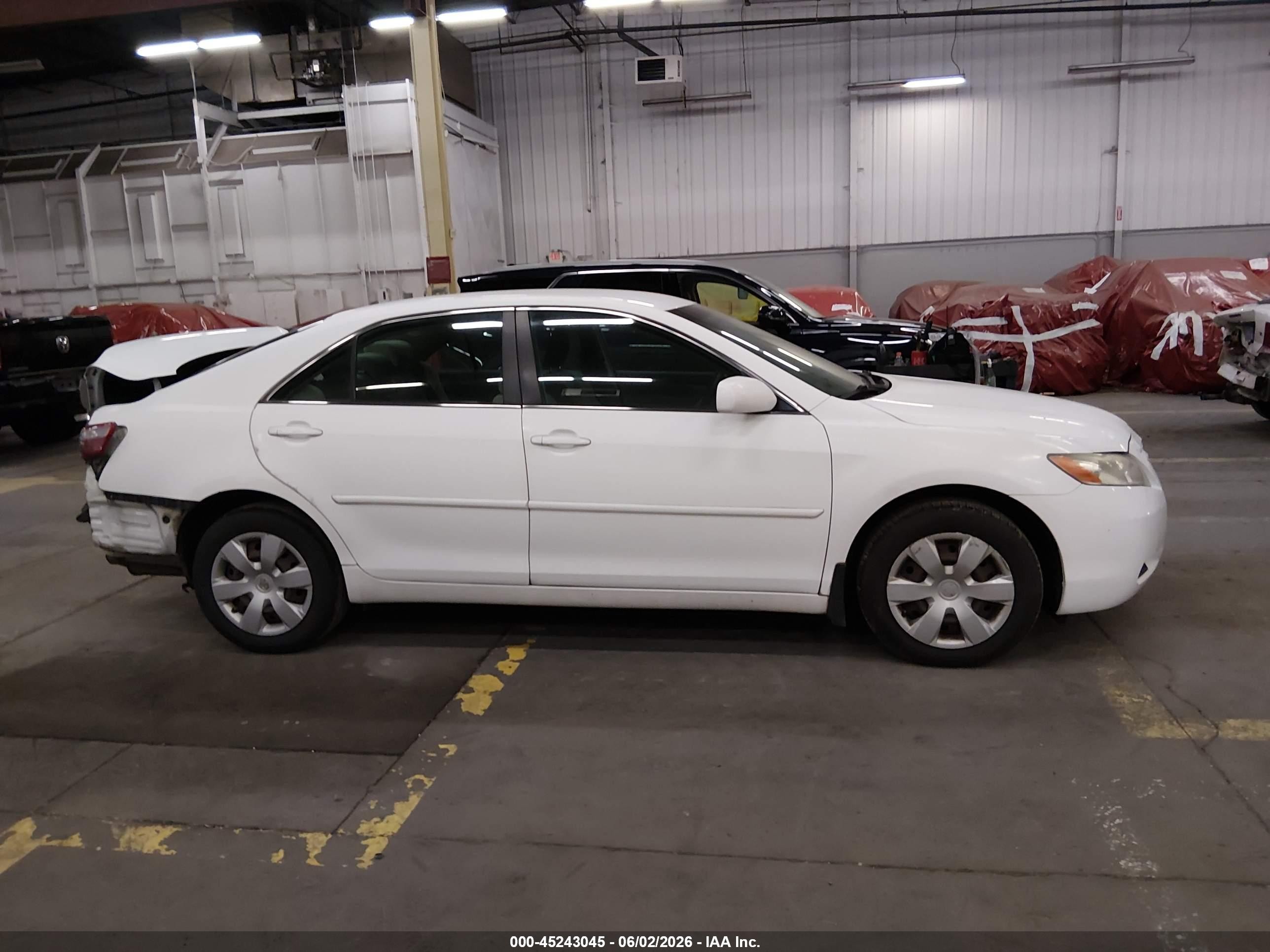 2007 Toyota Camry Le White vin: 4T1BE46K07U640976