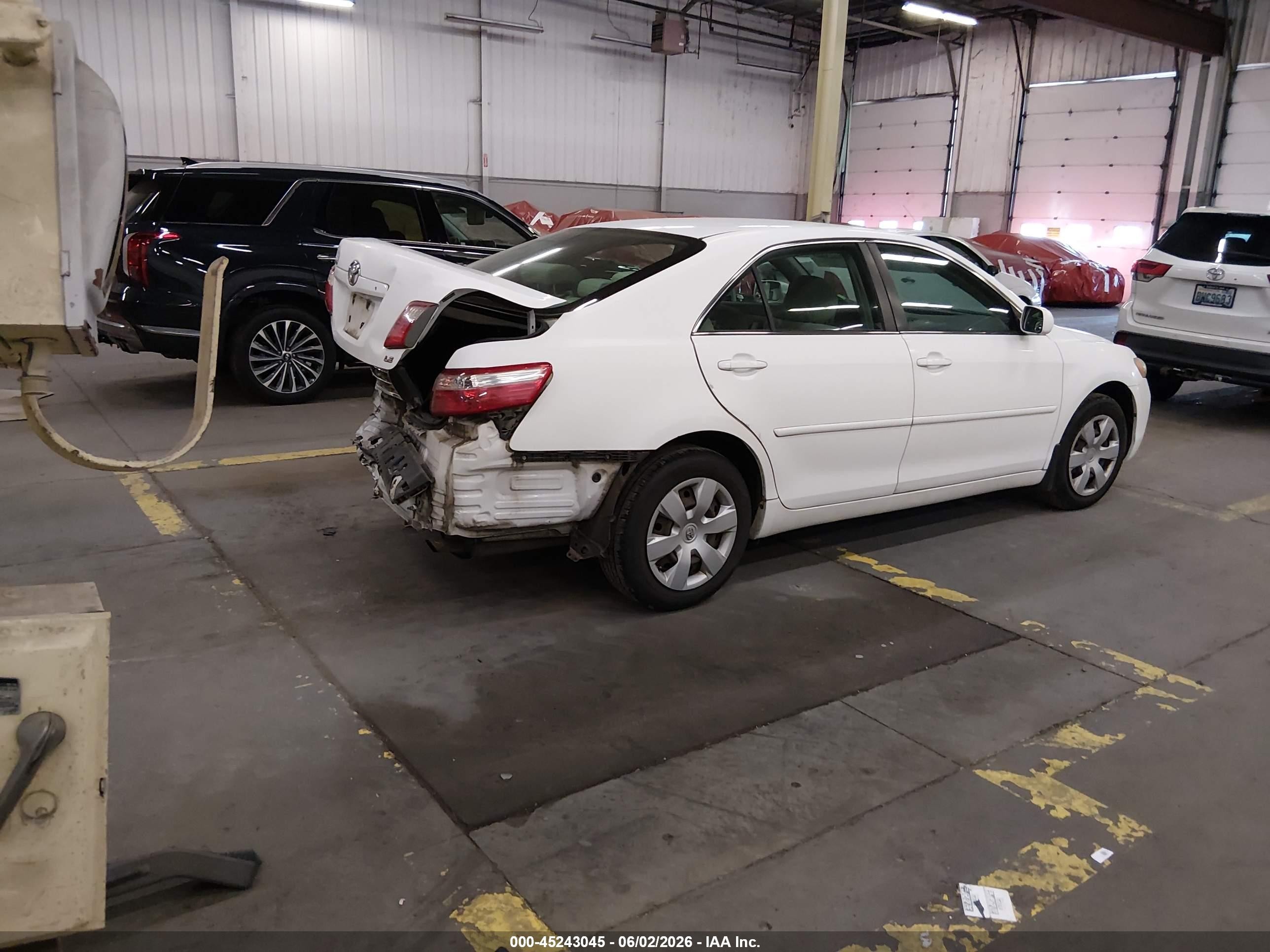 2007 Toyota Camry Le White vin: 4T1BE46K07U640976