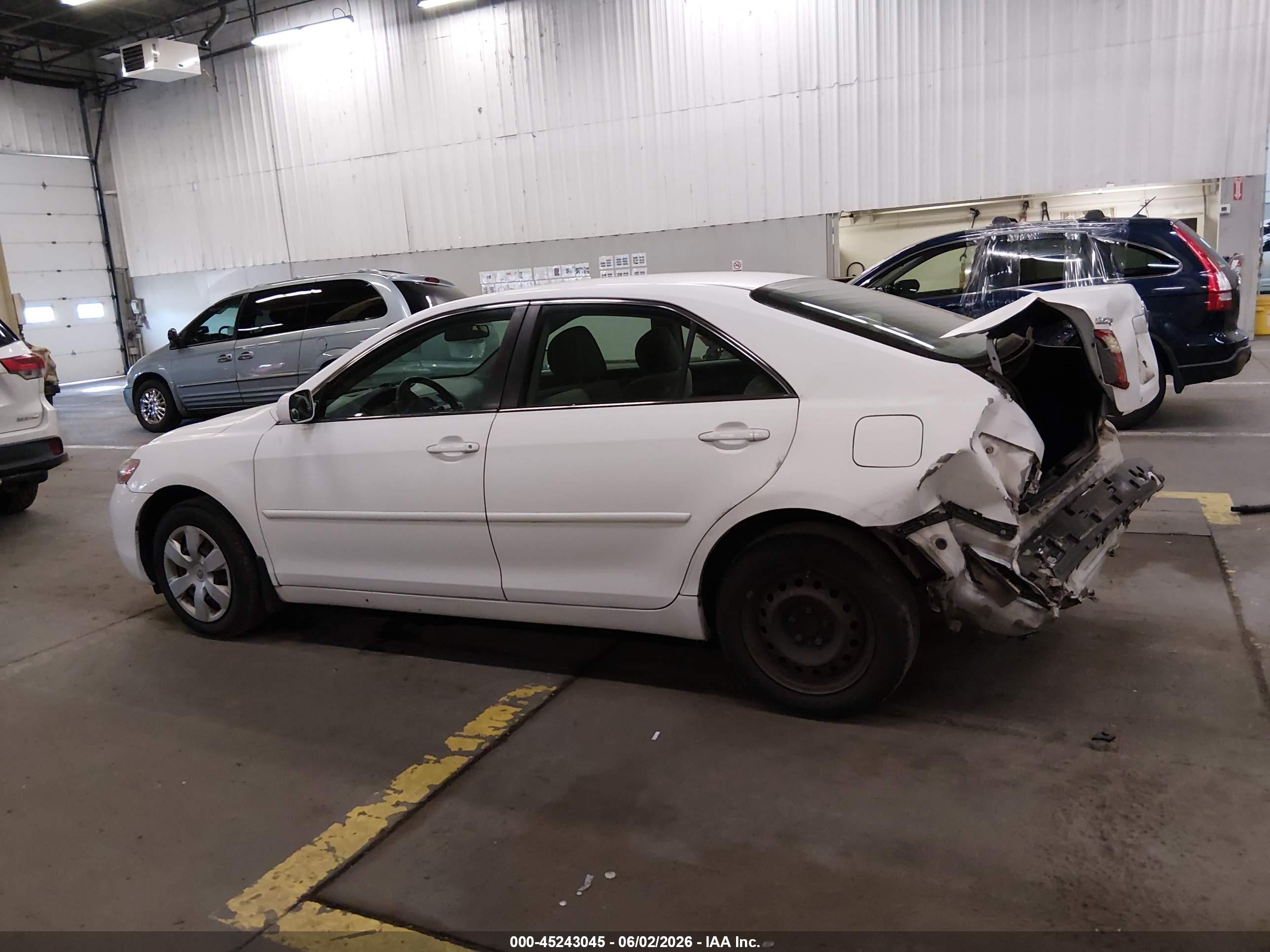 2007 Toyota Camry Le White vin: 4T1BE46K07U640976