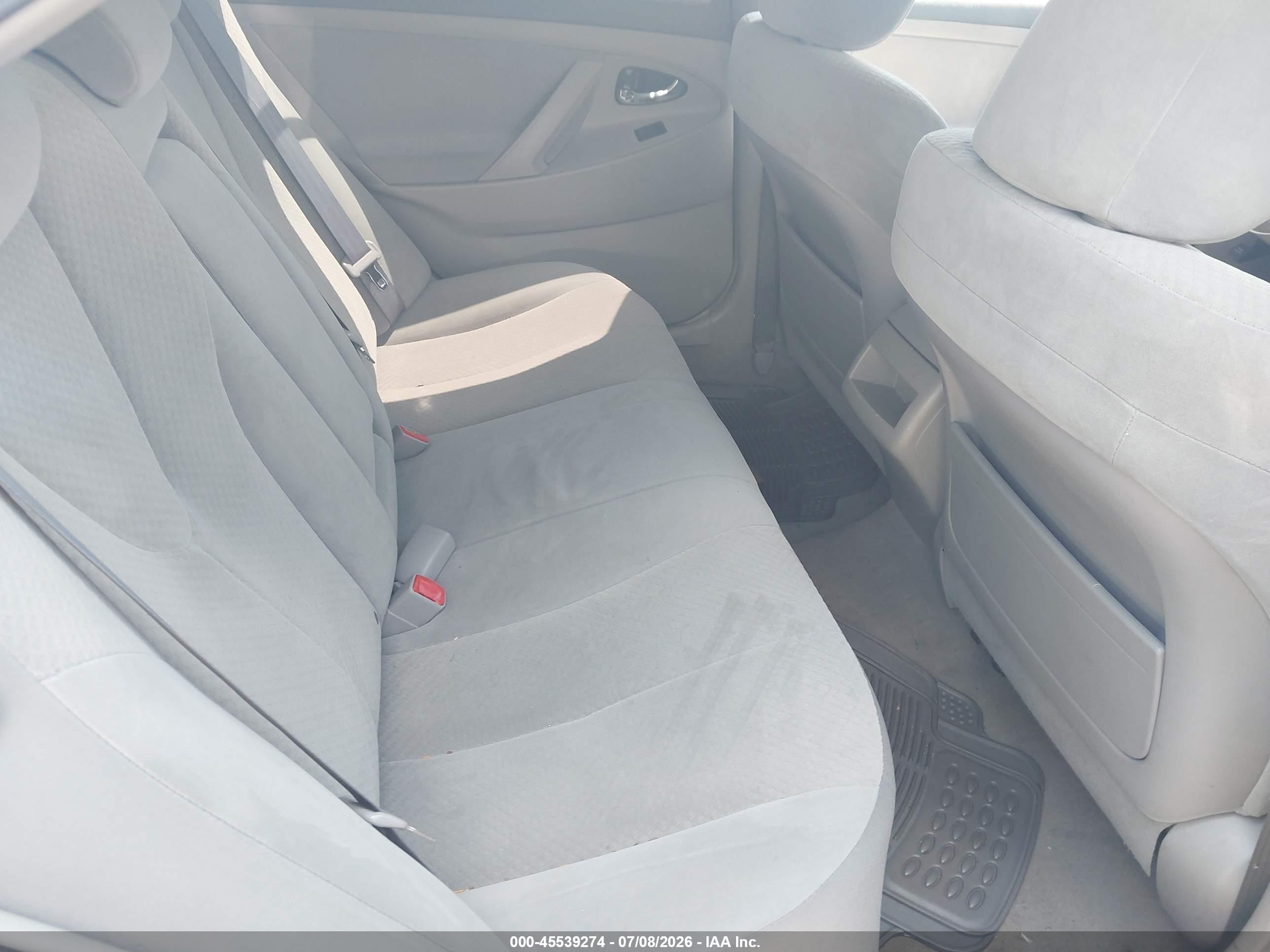 2007 Toyota Camry Ce Silver vin: 4T1BE46K07U654618