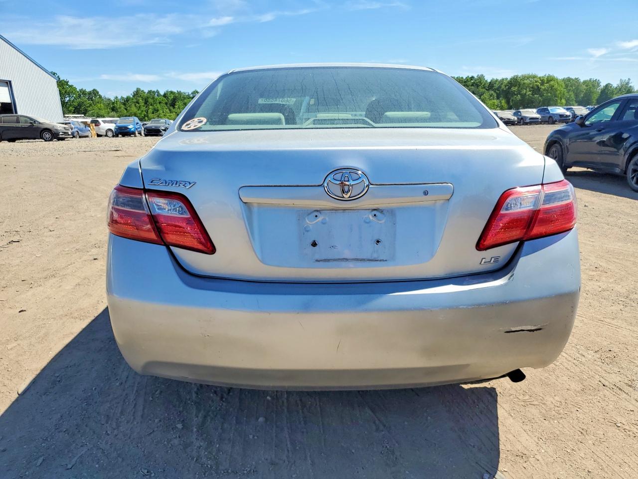 2007 Toyota Camry Le Серебряный vin: 4T1BE46K07U663660