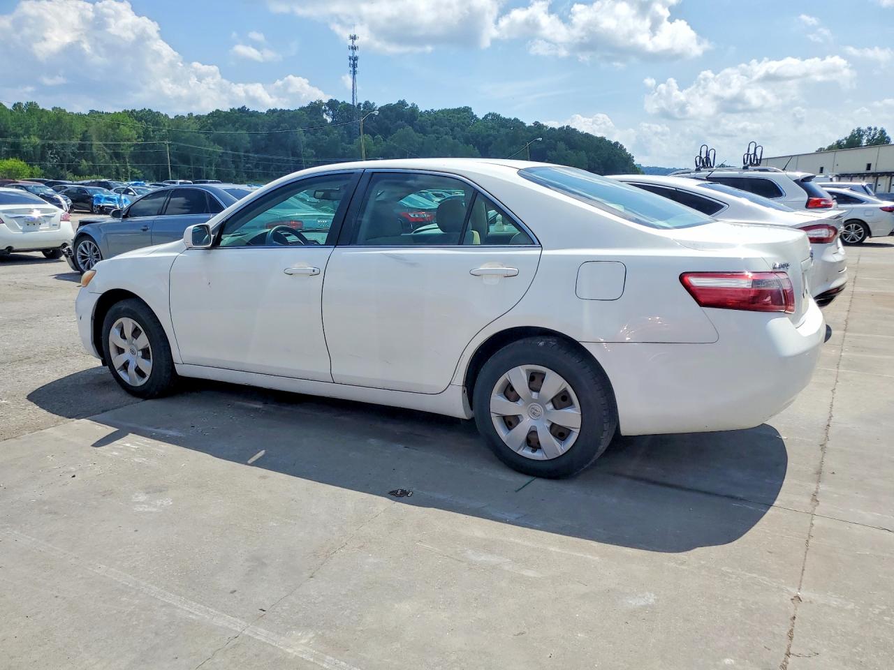 2007 Toyota Camry Le White vin: 4T1BE46K07U689157