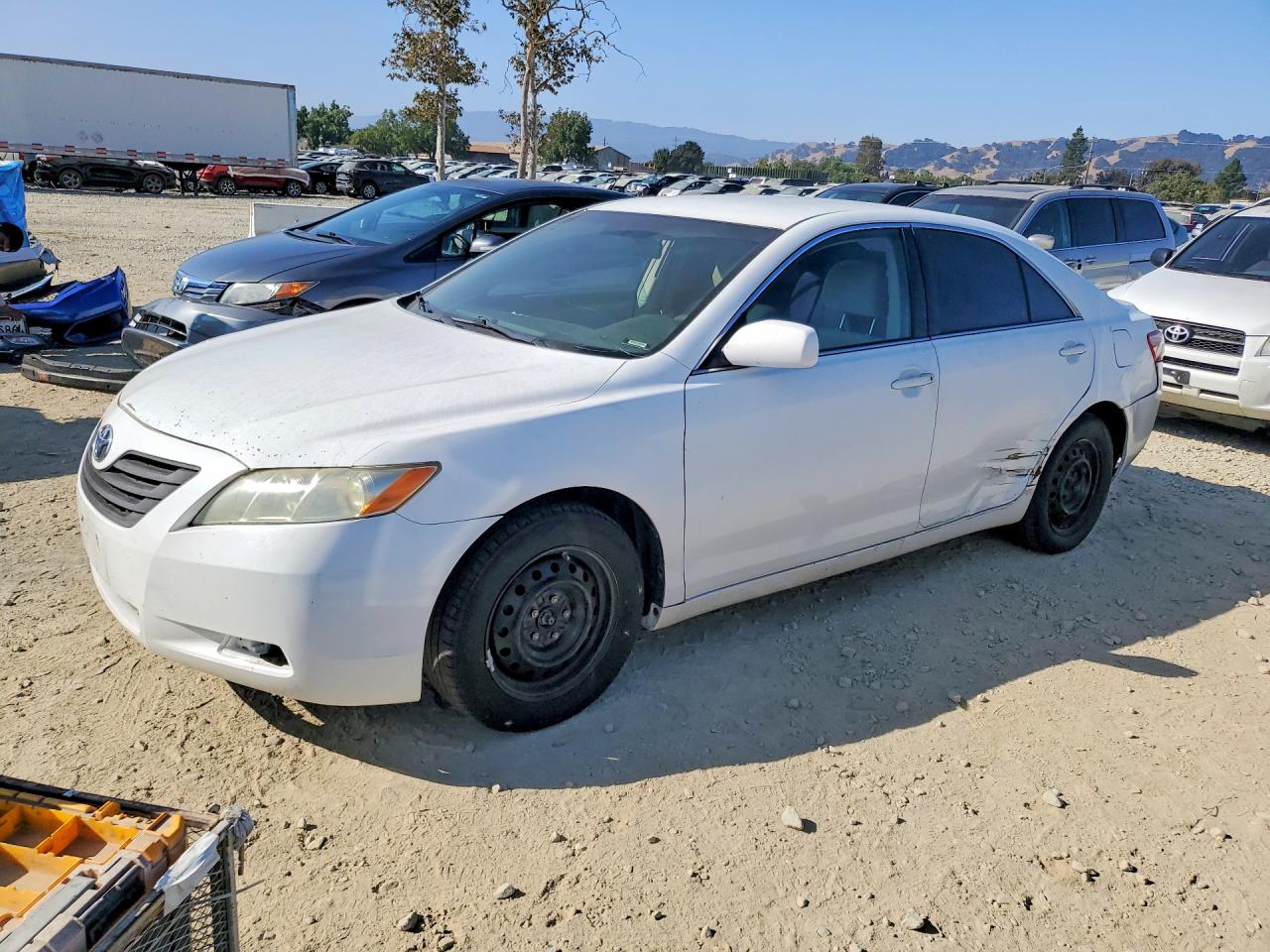 2007 Toyota Camry Le White vin: 4T1BE46K07U700304