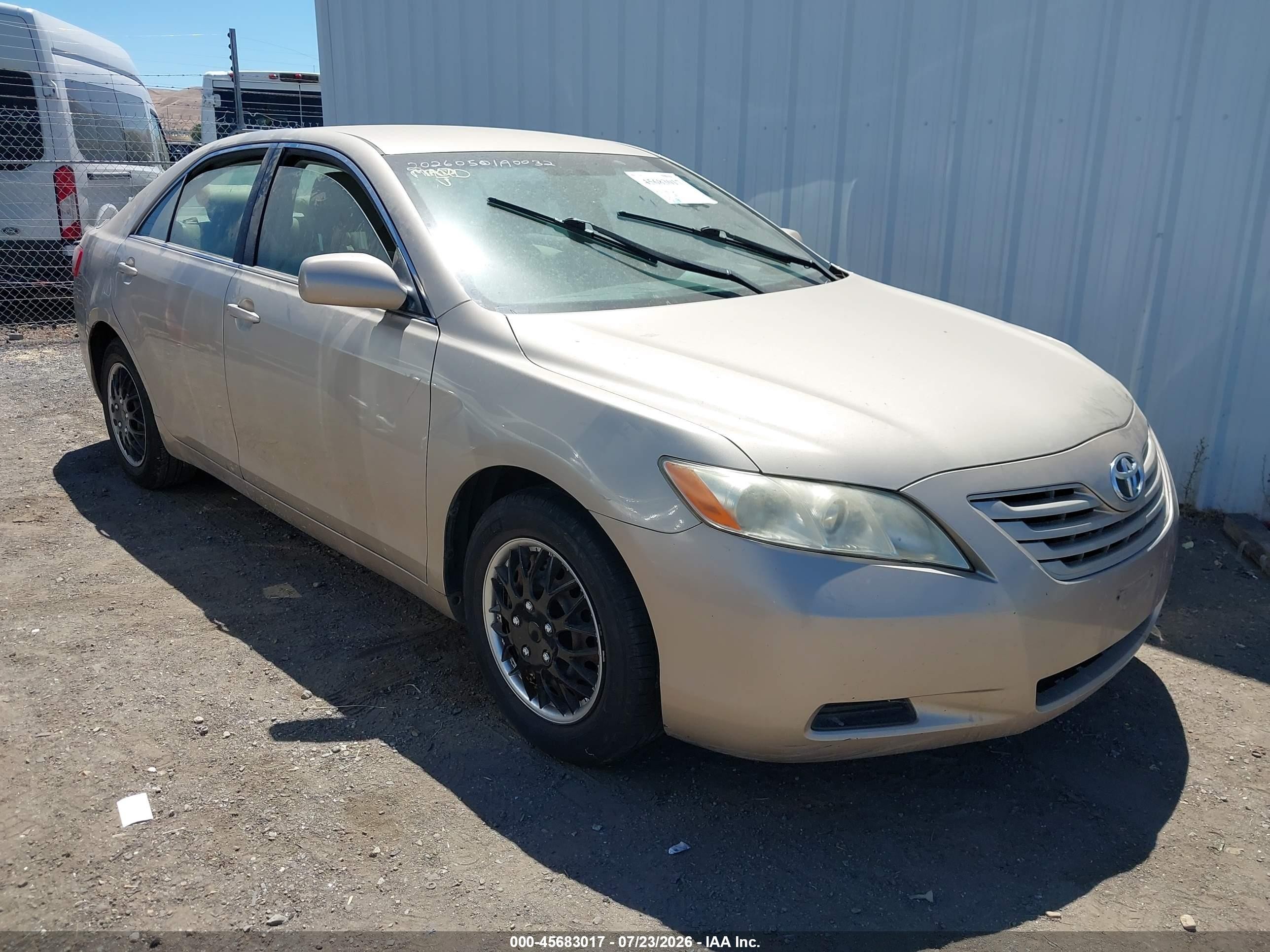 2007 Toyota Camry Le Gold vin: 4T1BE46K07U724246