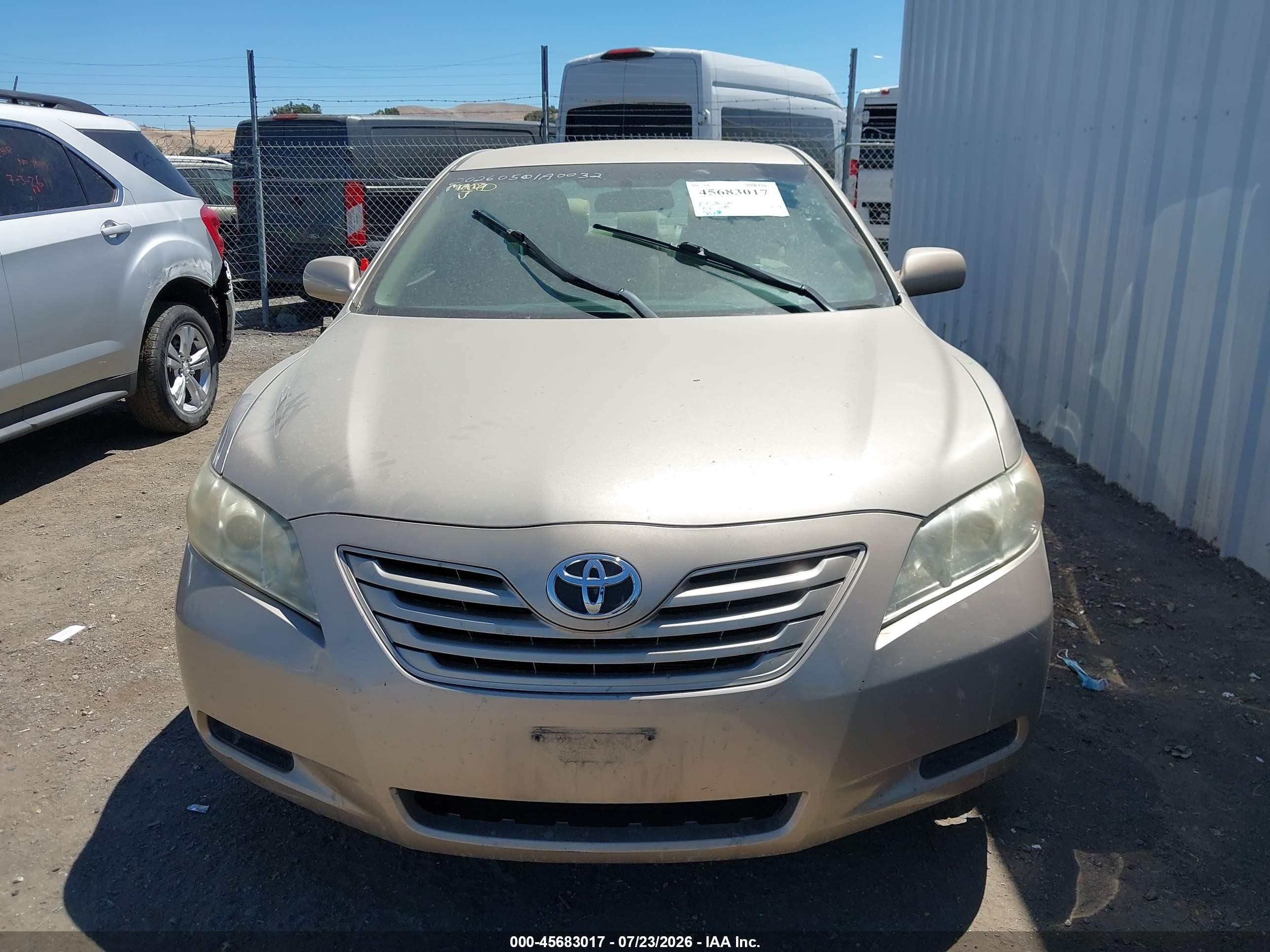 2007 Toyota Camry Le Gold vin: 4T1BE46K07U724246