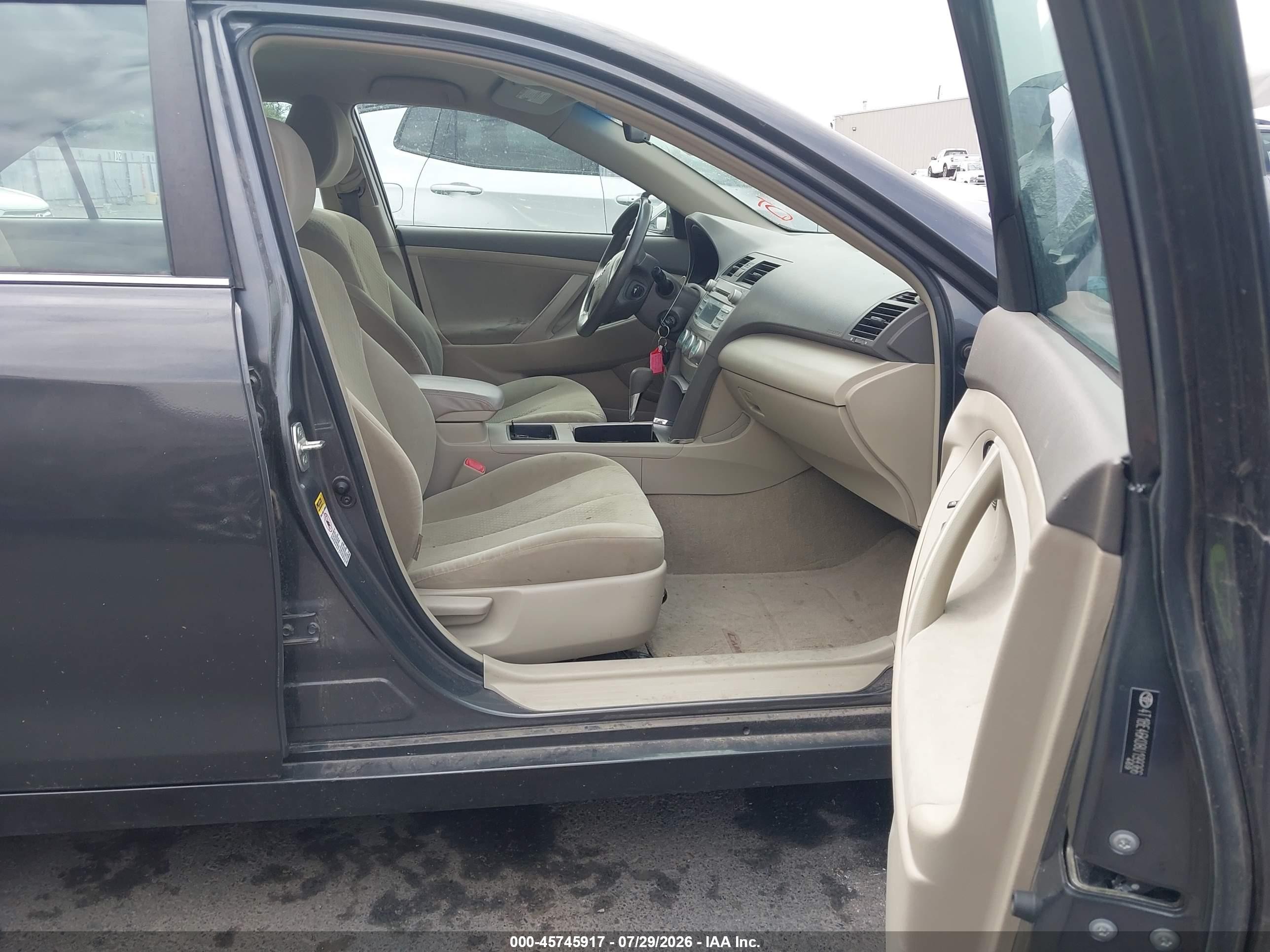 2008 Toyota Camry Le Серый vin: 4T1BE46K08U199366
