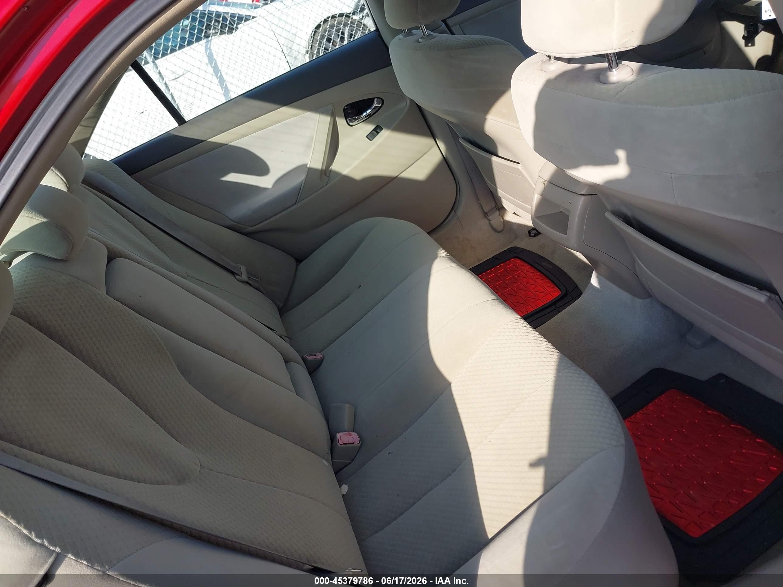 2008 Toyota Camry Le Red vin: 4T1BE46K08U242328