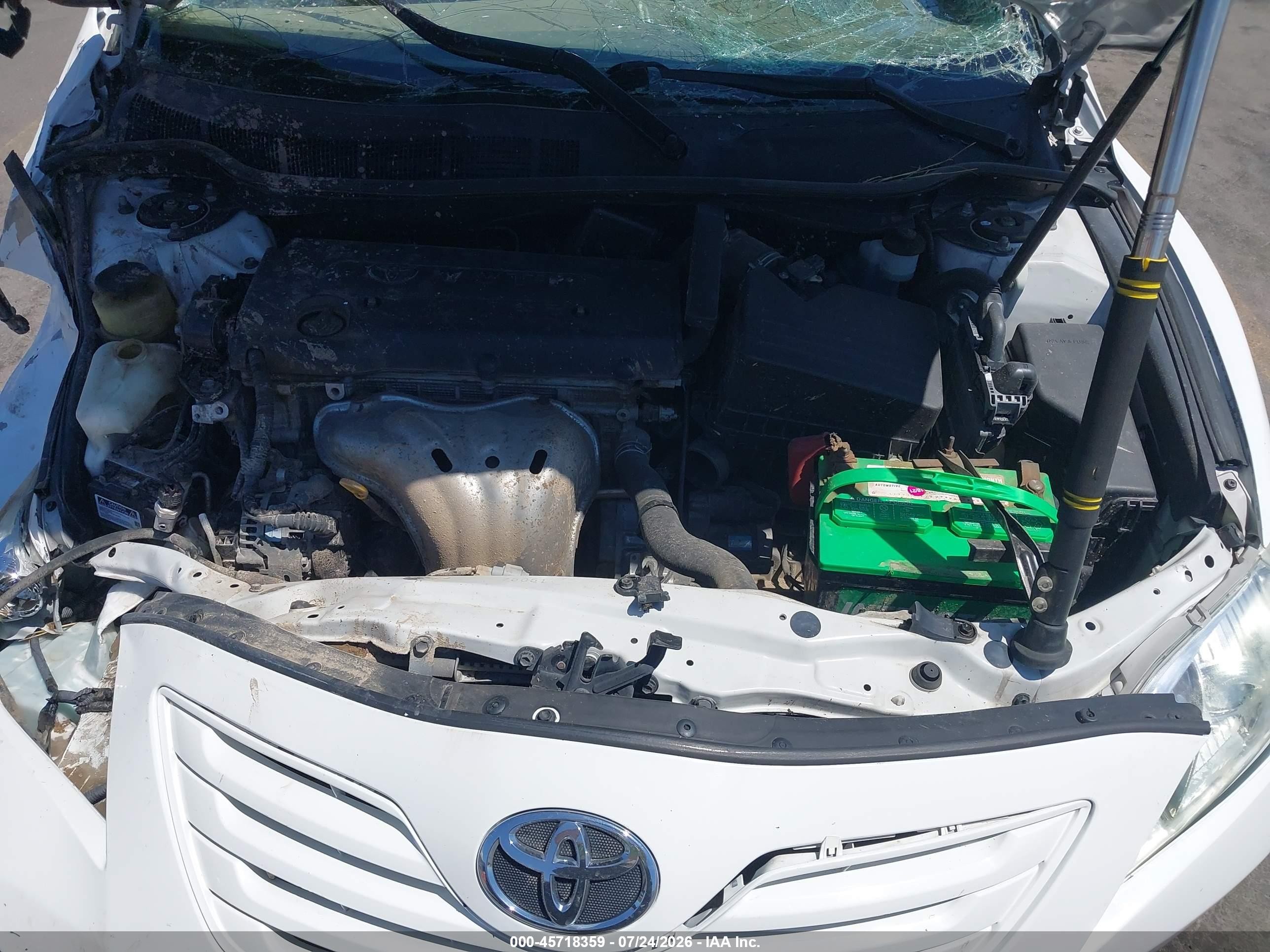 2008 Toyota Camry   White vin: 4T1BE46K08U773304