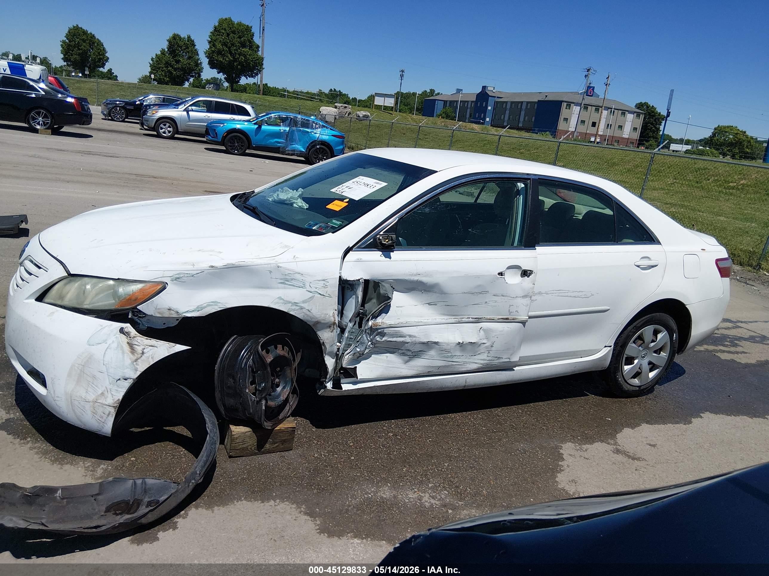 2008 Toyota Camry Le White vin: 4T1BE46K08U782603