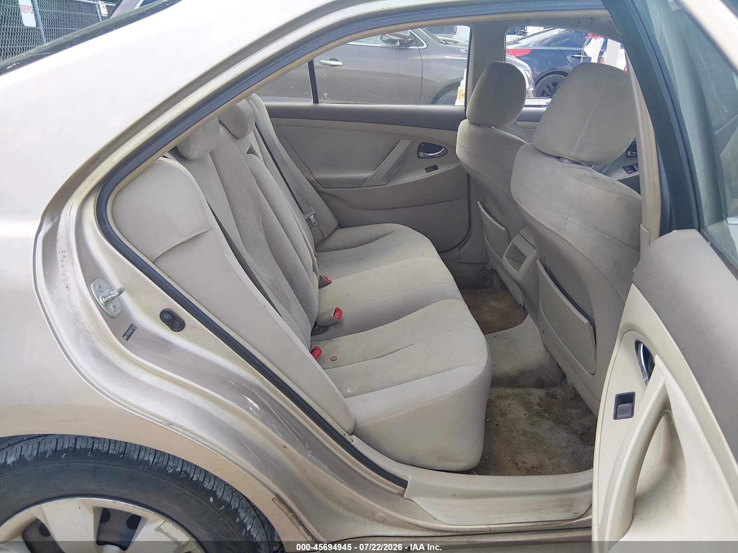 2009 Toyota Camry   Бежевый vin: 4T1BE46K09U270020