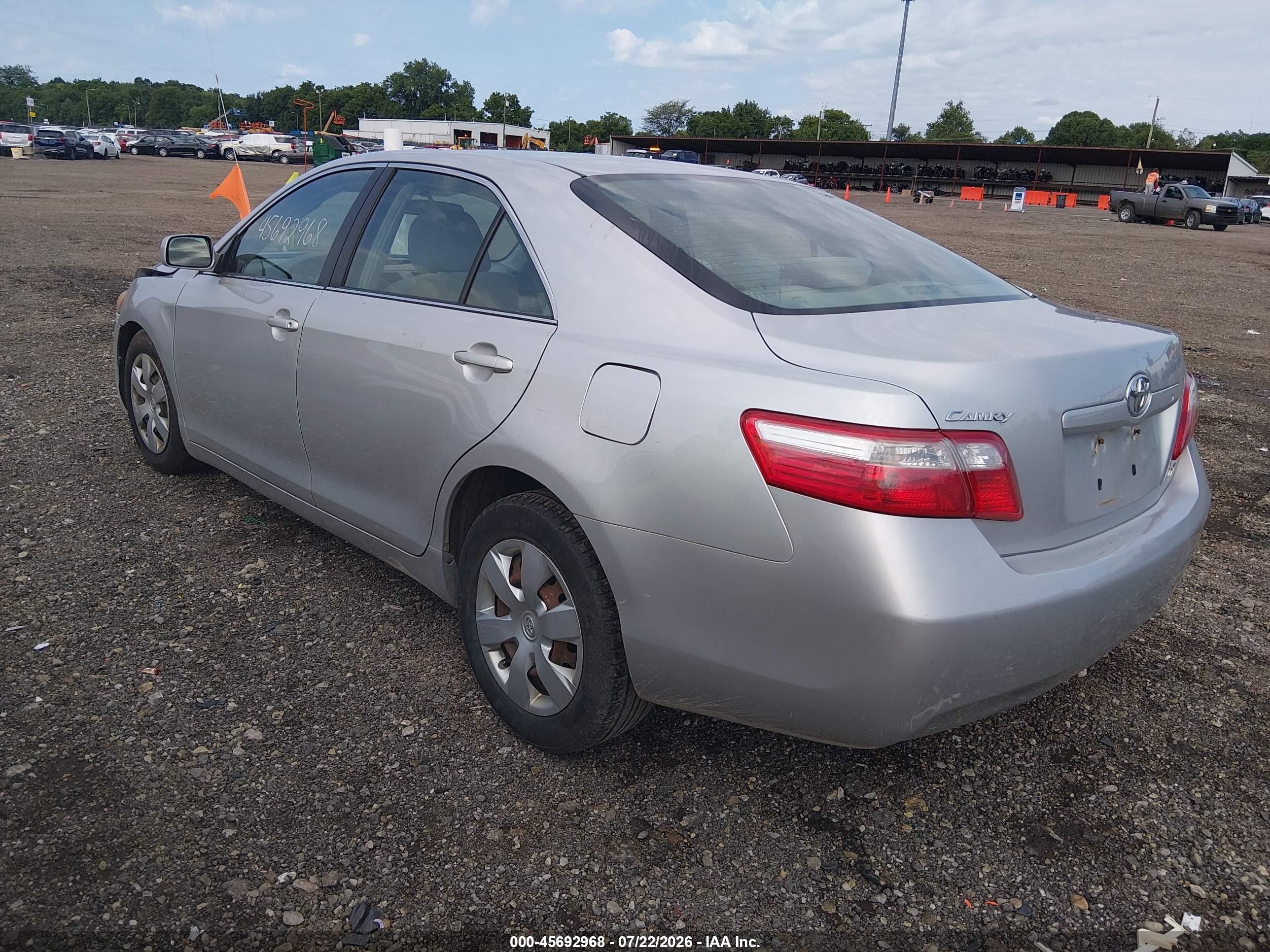 2009 Toyota Camry Le Серебряный vin: 4T1BE46K09U274276