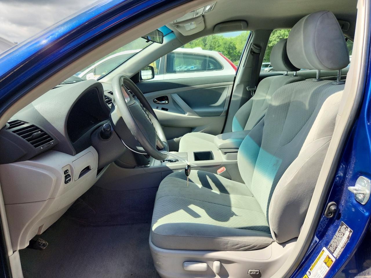 2009 Toyota Camry Le Blue vin: 4T1BE46K09U361949