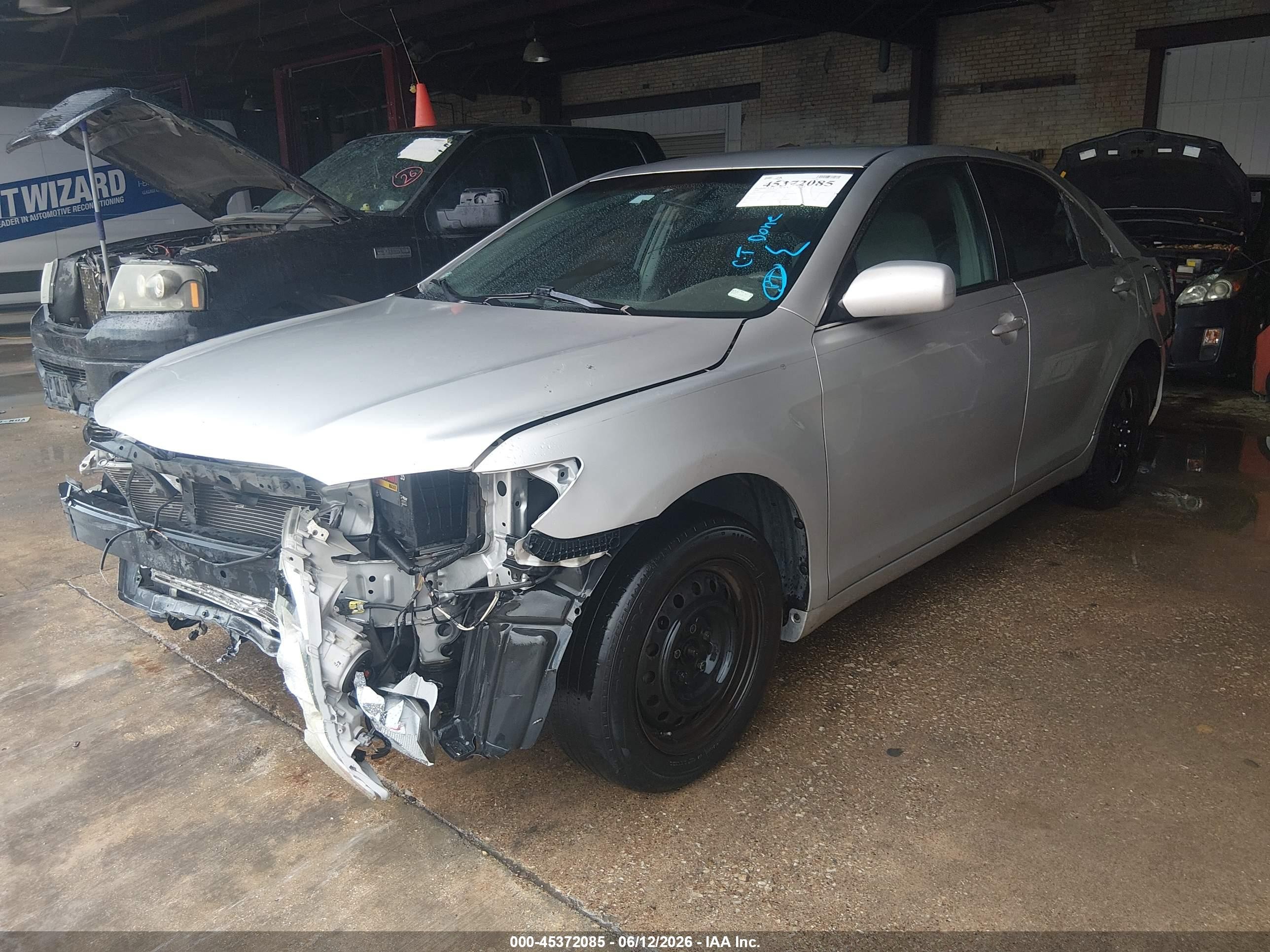 2009 Toyota Camry Le Silver vin: 4T1BE46K09U365855