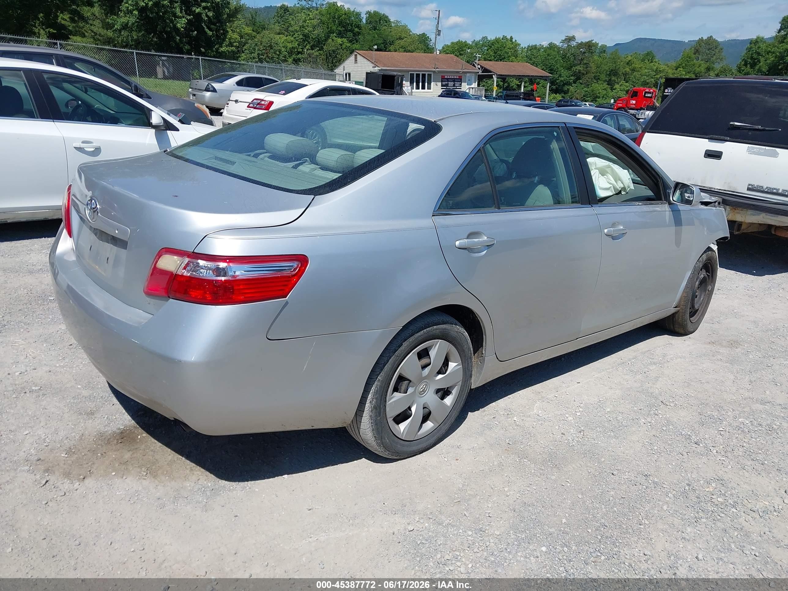 2009 Toyota Camry Le Silver vin: 4T1BE46K09U366052