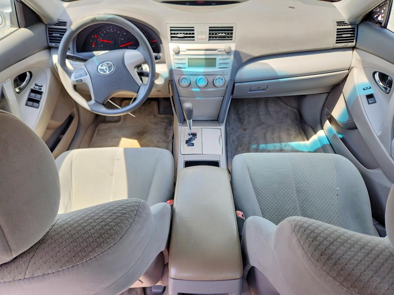 2009 Toyota Camry Le Silver vin: 4T1BE46K09U368416