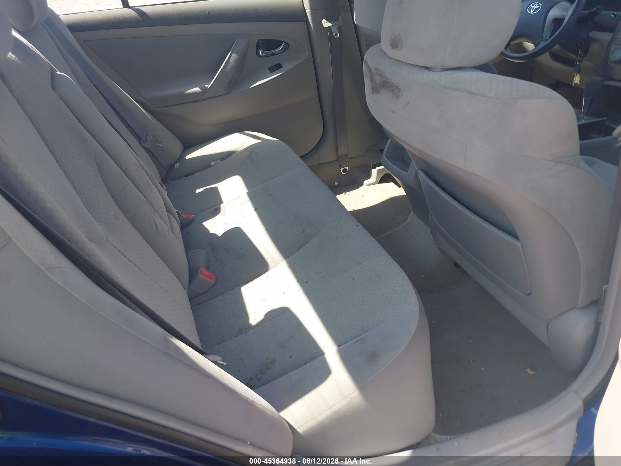 2009 Toyota Camry Le Blue vin: 4T1BE46K09U390450