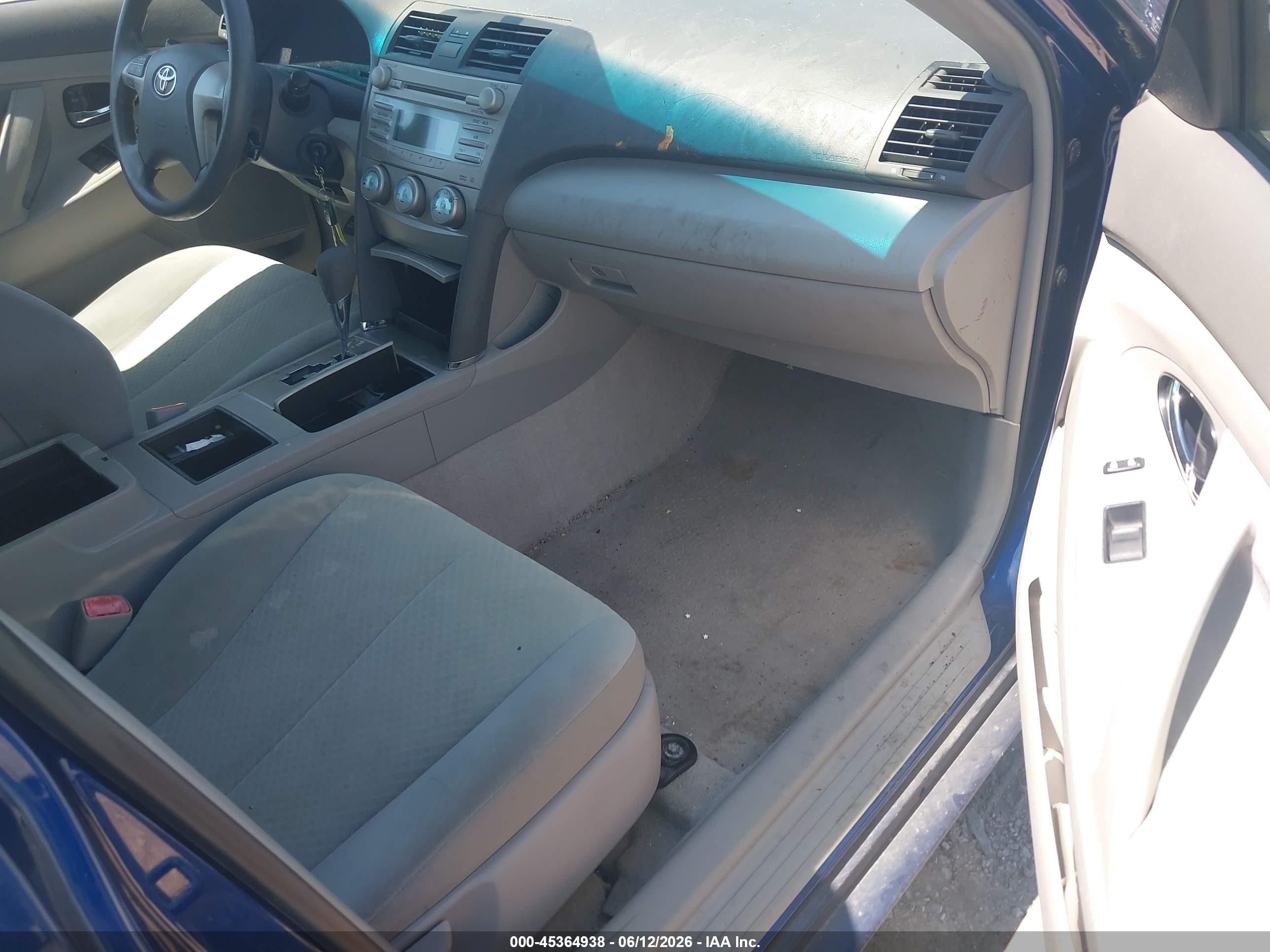 2009 Toyota Camry Le Blue vin: 4T1BE46K09U390450