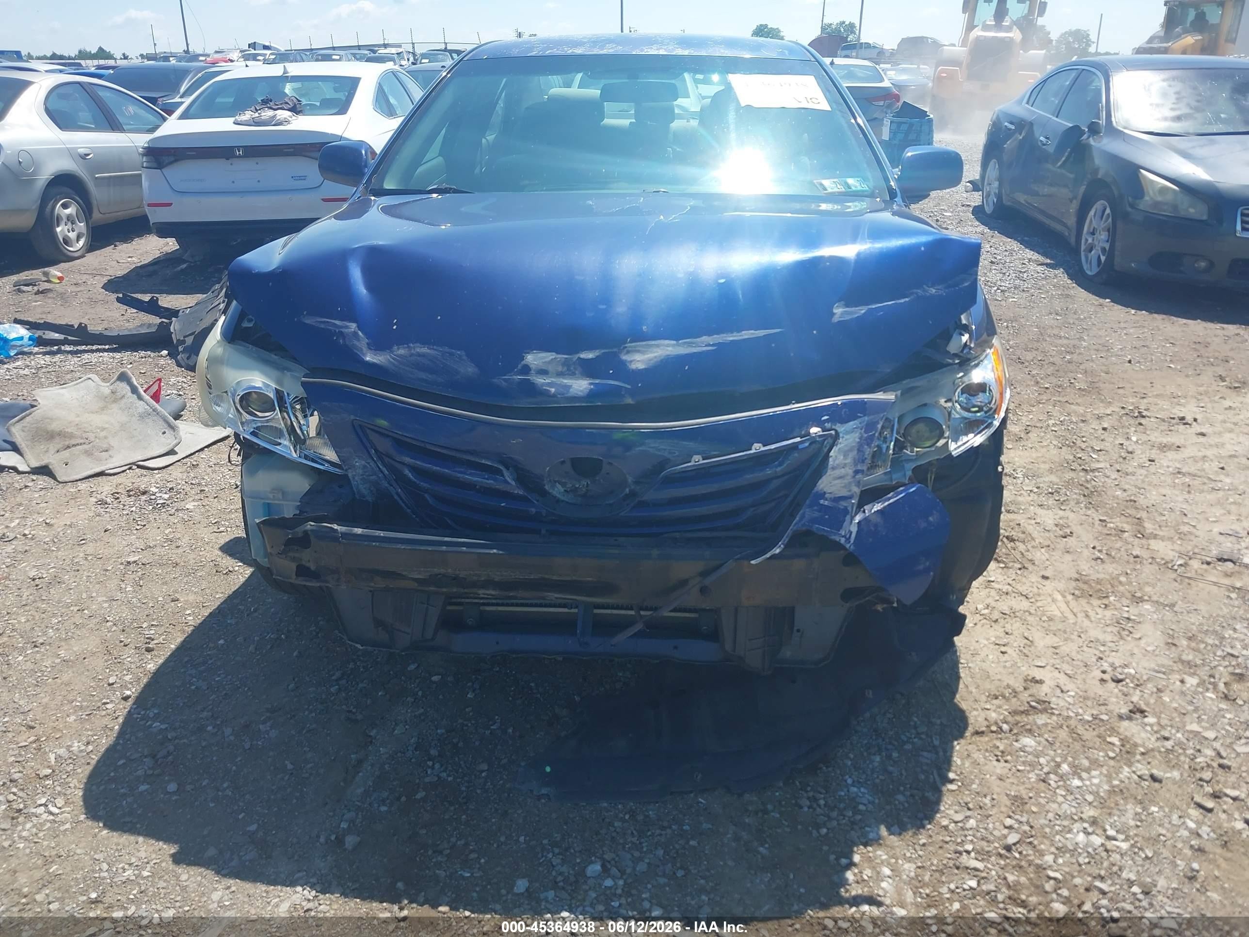 2009 Toyota Camry Le Blue vin: 4T1BE46K09U390450