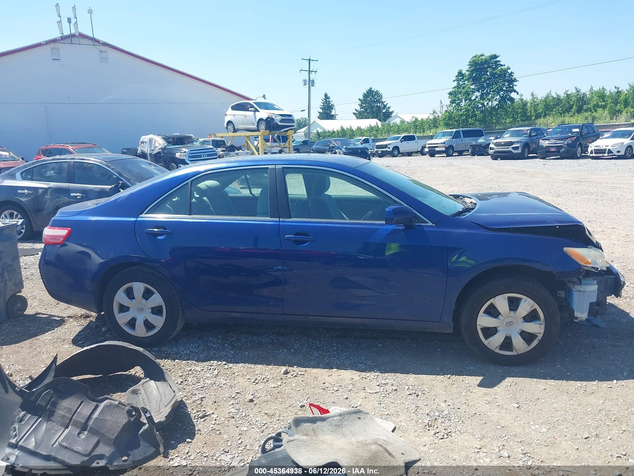 2009 Toyota Camry Le Blue vin: 4T1BE46K09U390450