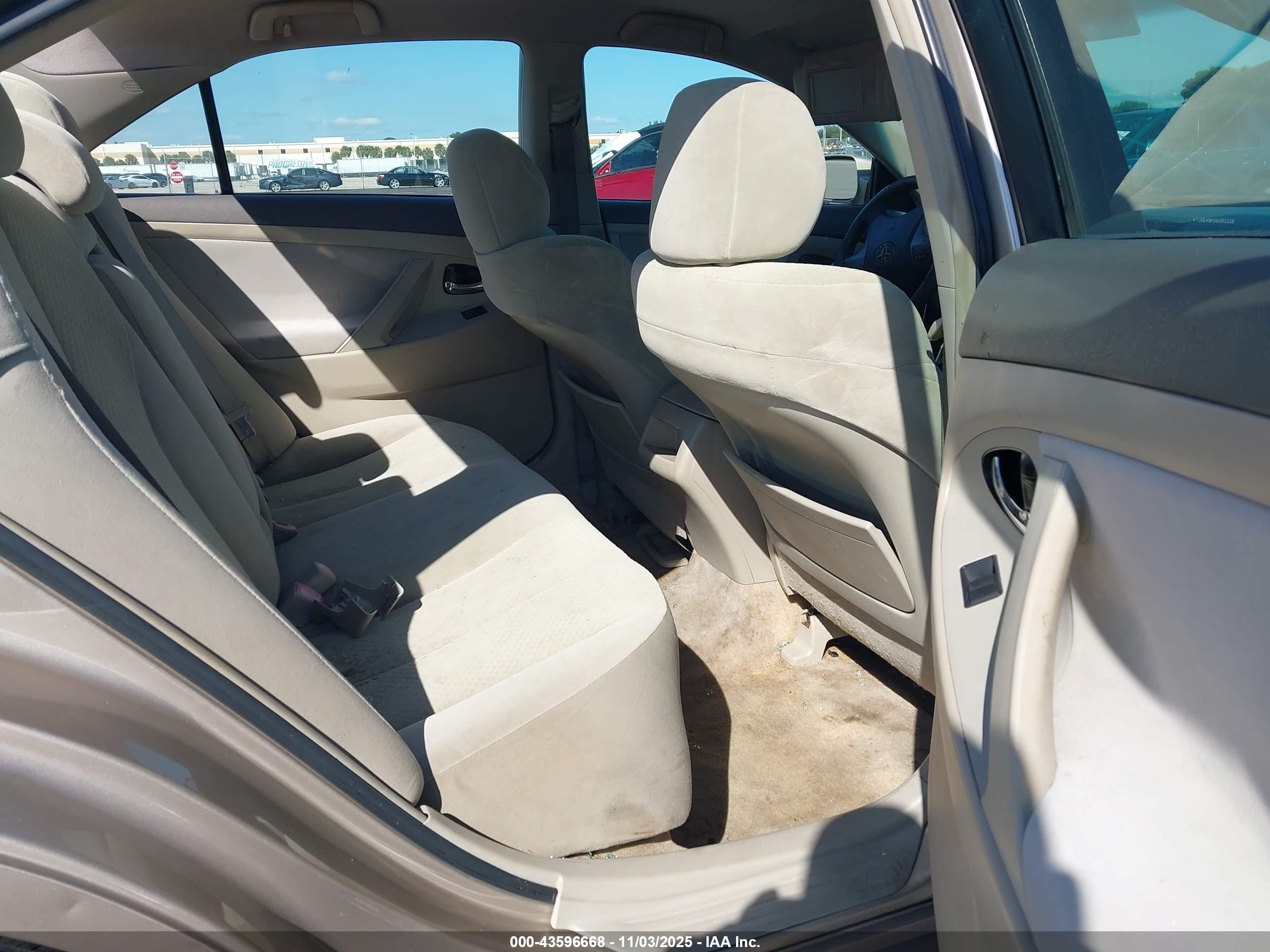 2009 Toyota Camry Le Золотой vin: 4T1BE46K09U392229