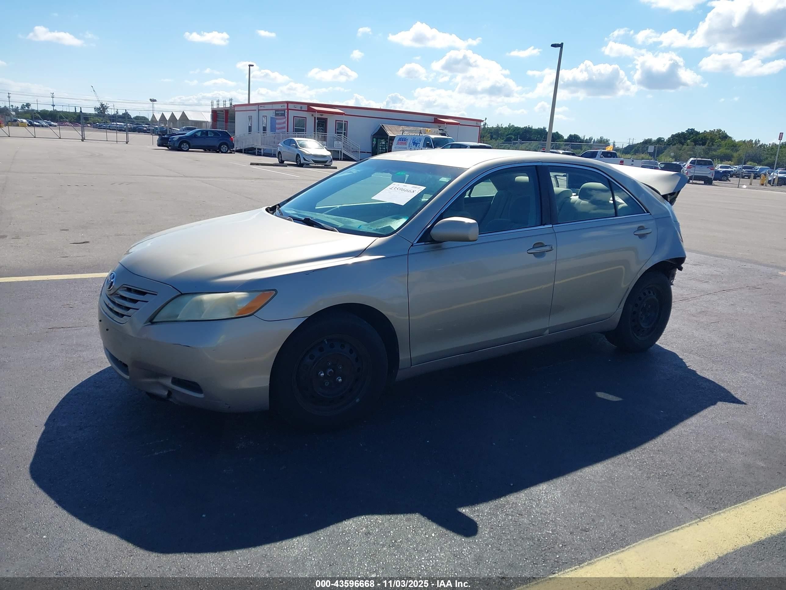 2009 Toyota Camry Le Золотой vin: 4T1BE46K09U392229