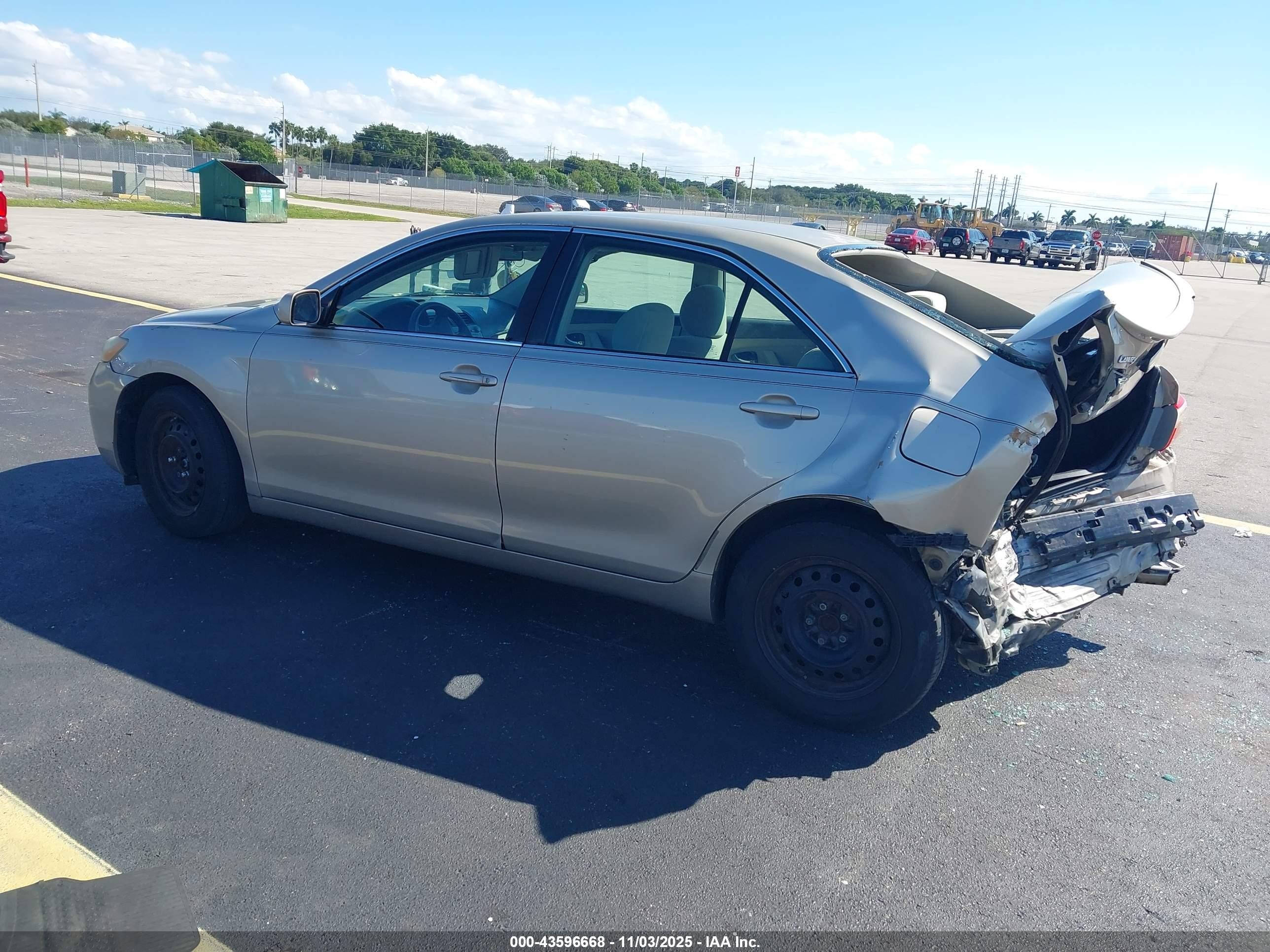 2009 Toyota Camry Le Золотой vin: 4T1BE46K09U392229